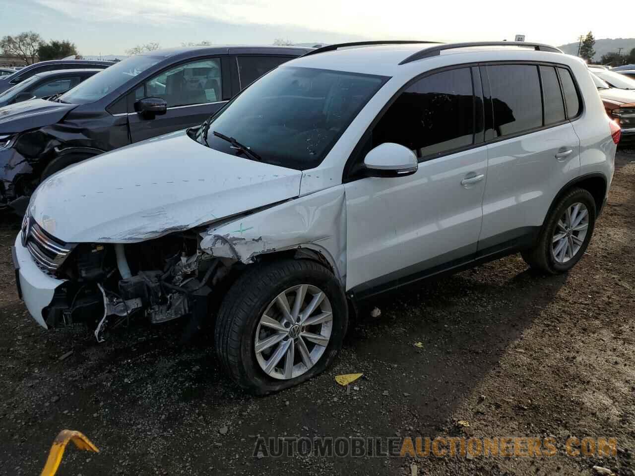 WVGAV7AX3HK046248 VOLKSWAGEN TIGUAN 2017