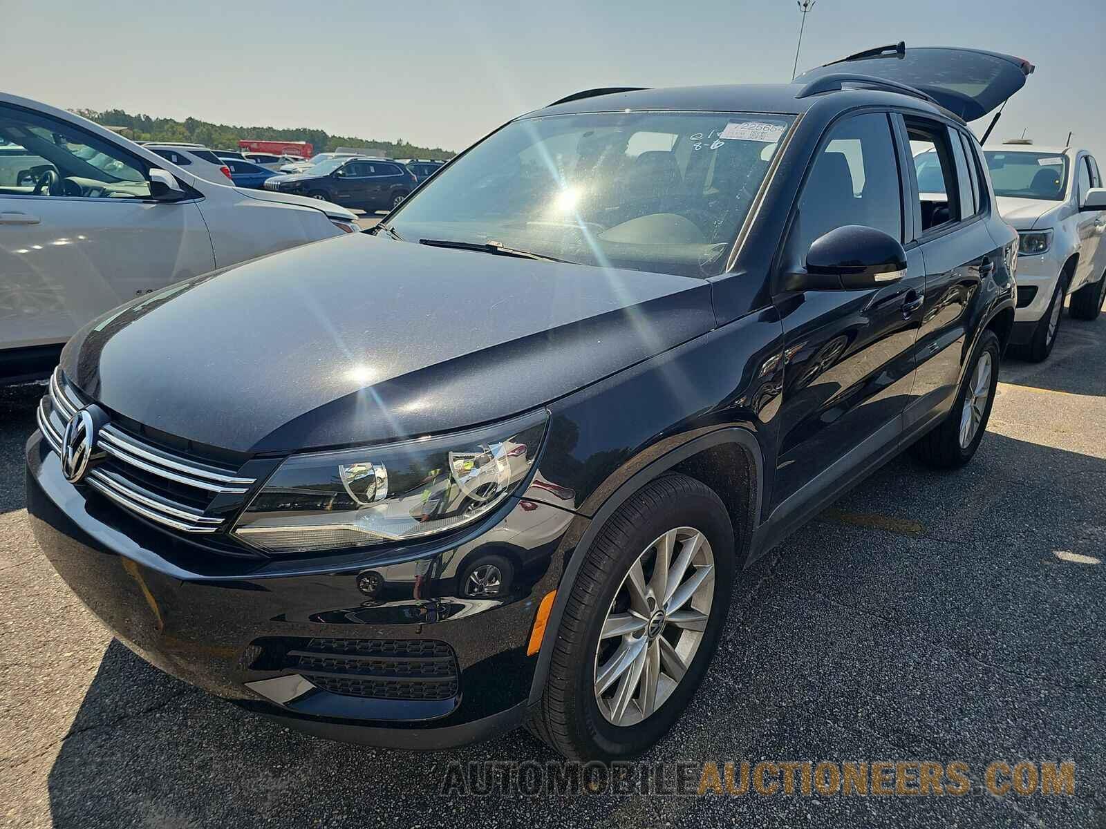 WVGAV7AX3HK048775 Volkswagen Tiguan 2017