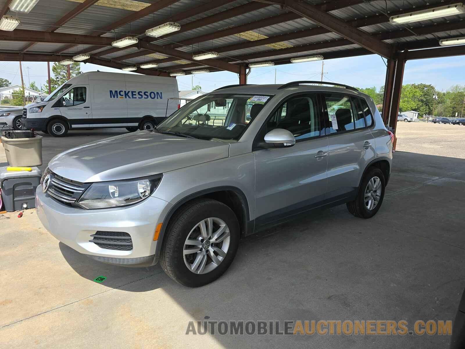 WVGAV7AX4FW607319 Volkswagen Tiguan 2015