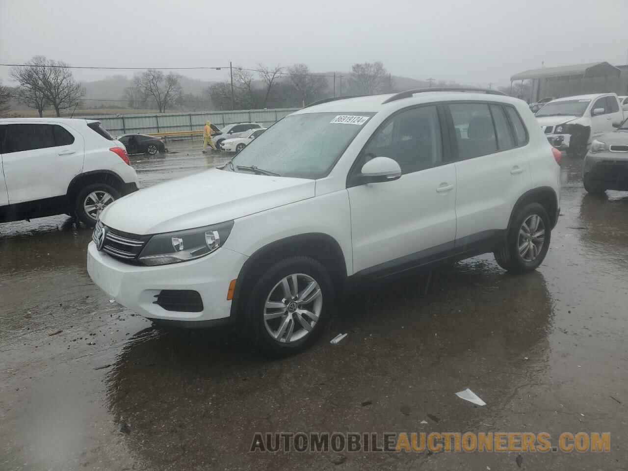 WVGAV7AX4FW610463 VOLKSWAGEN TIGUAN 2015