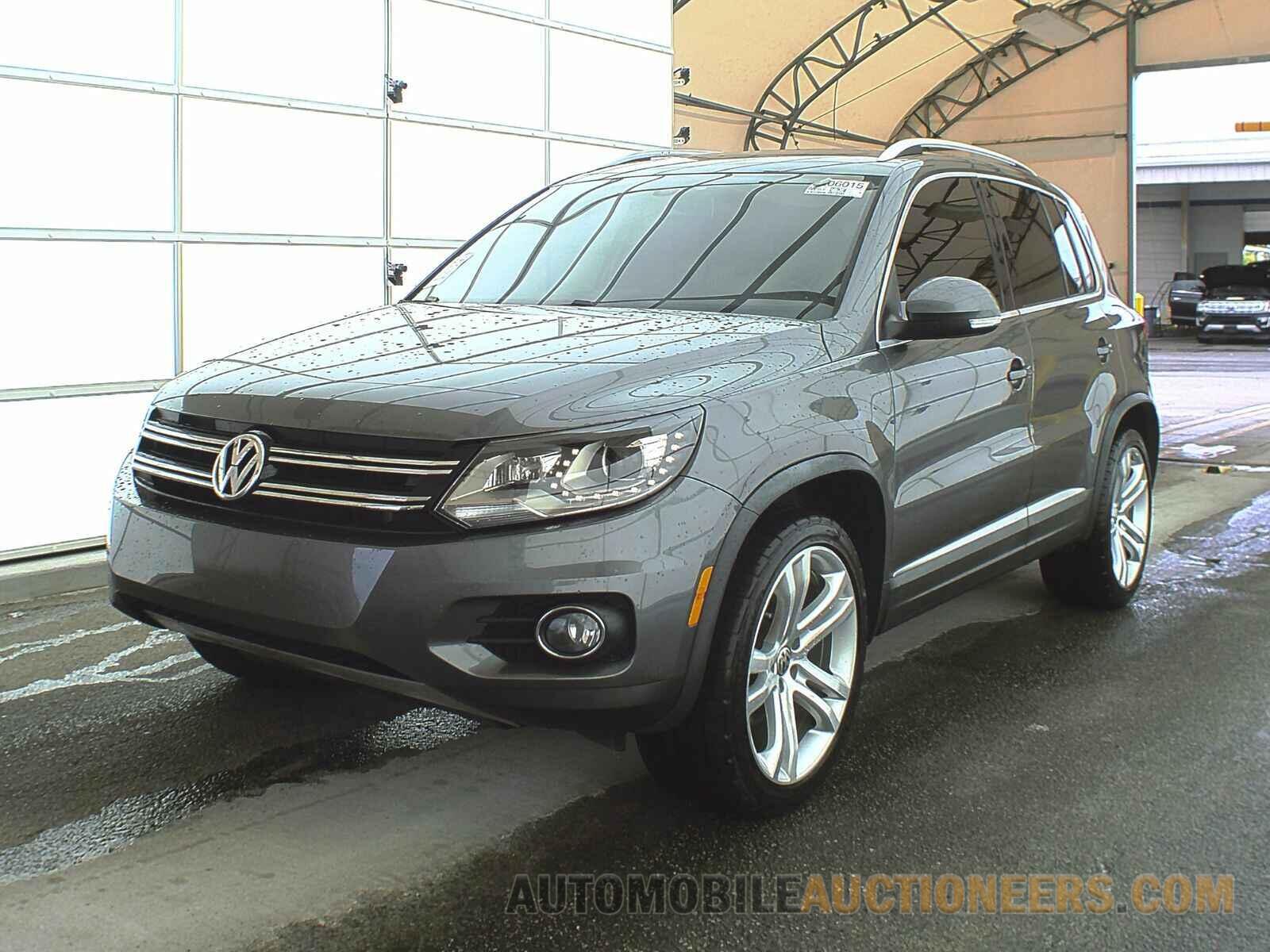 WVGAV7AX4GW574582 Volkswagen Tiguan 2016