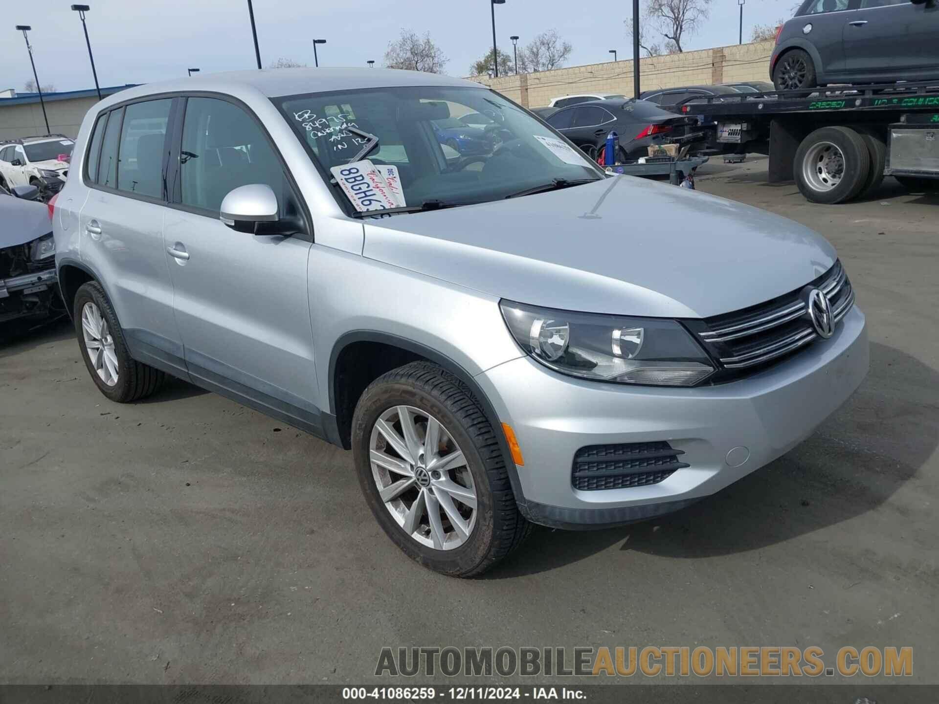 WVGAV7AX4HK047084 VOLKSWAGEN TIGUAN 2017