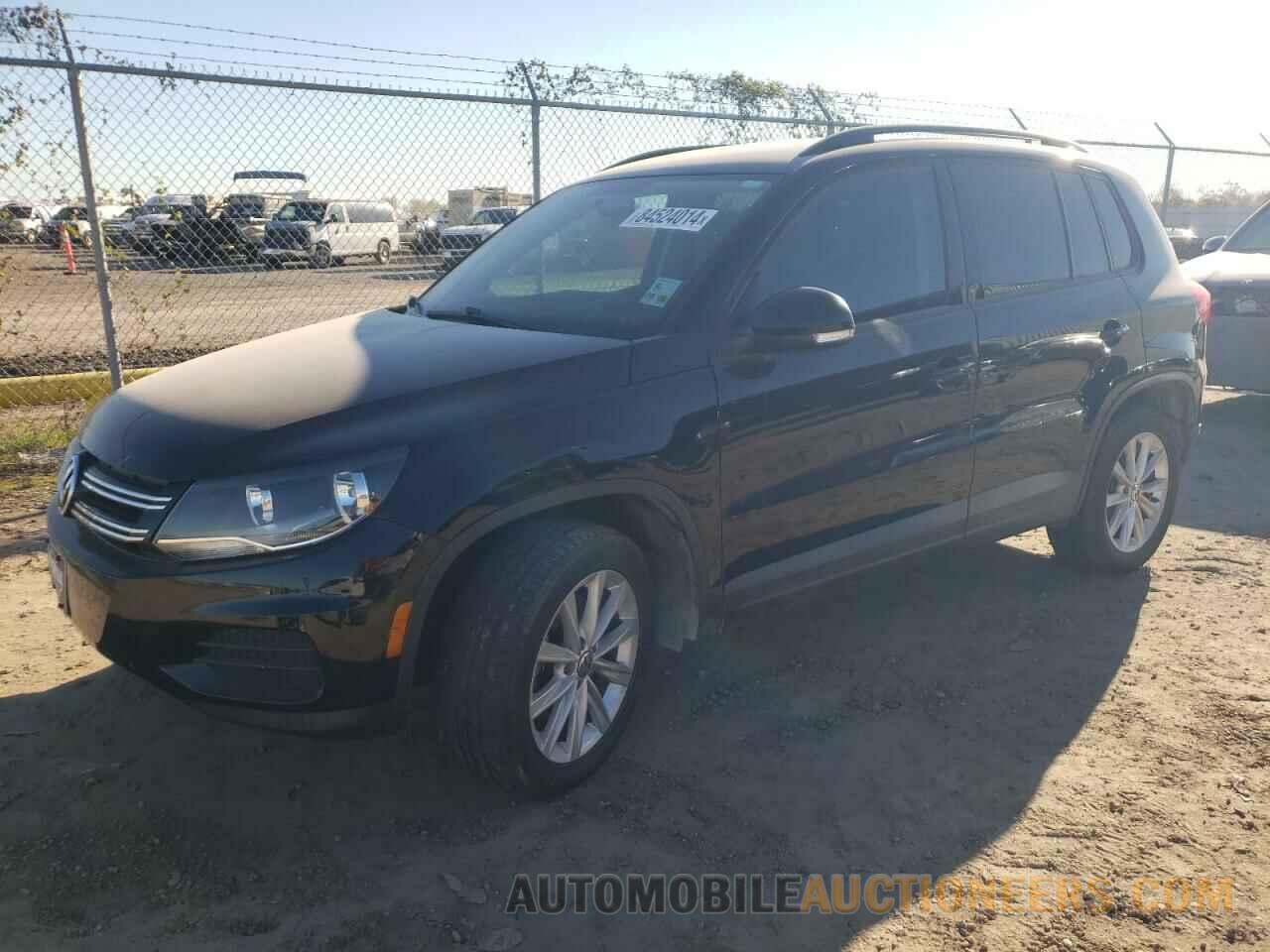 WVGAV7AX4HK051703 VOLKSWAGEN TIGUAN 2017