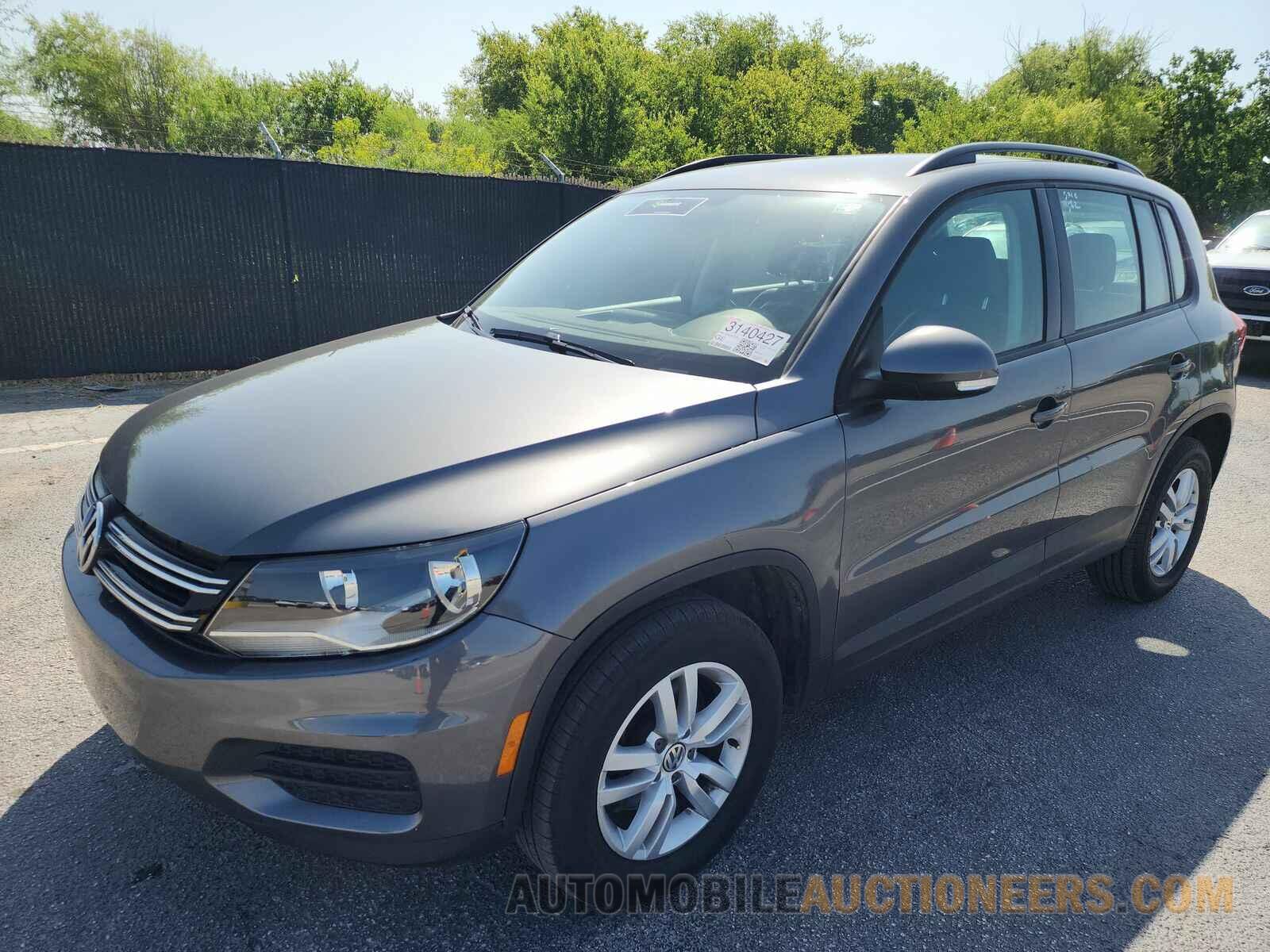 WVGAV7AX5GW584005 Volkswagen Tiguan 2016