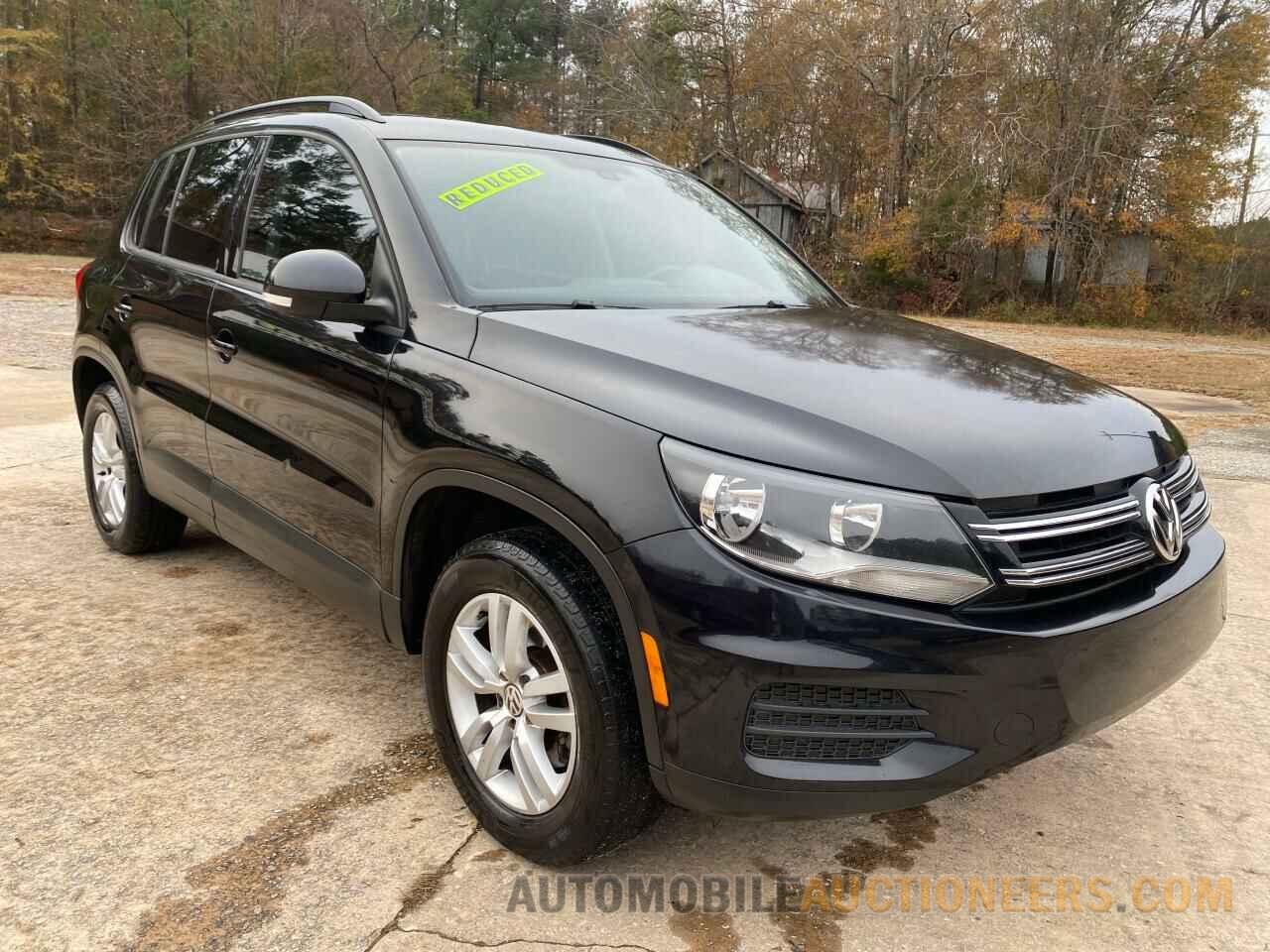 WVGAV7AX6HK019951 VOLKSWAGEN TIGUAN 2017