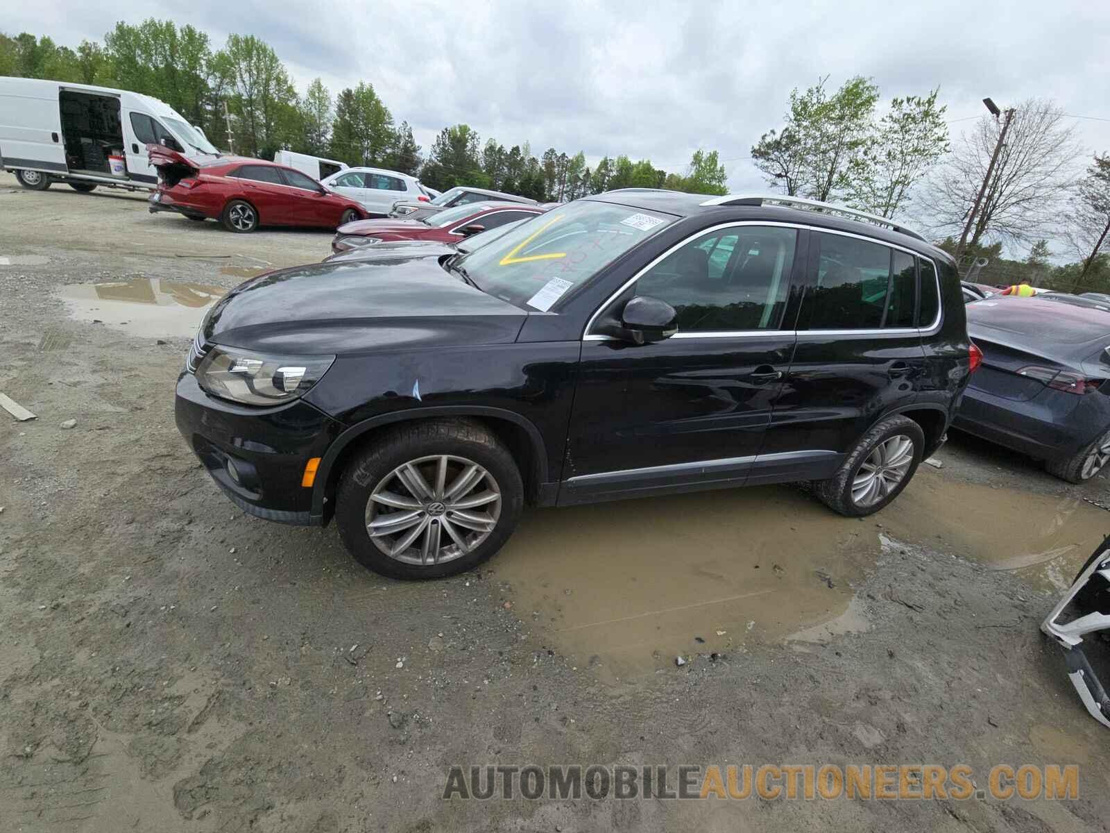 WVGAV7AX7GW516921 Volkswagen Tiguan 2016