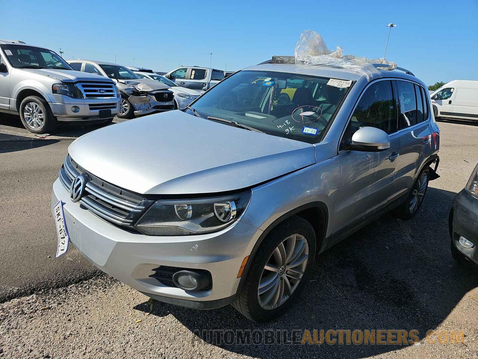 WVGAV7AX8FW518482 Volkswagen Tiguan 2015