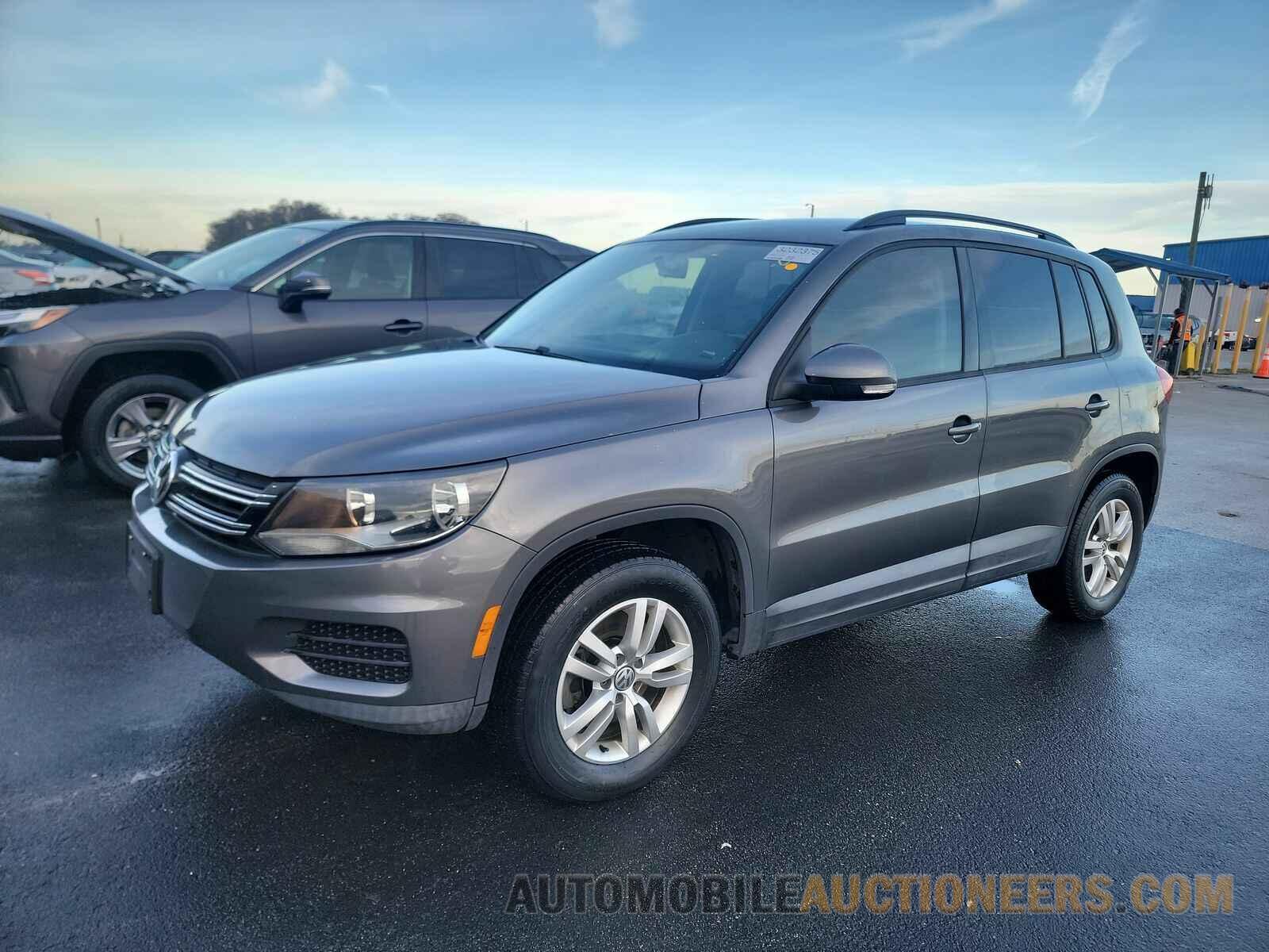 WVGAV7AX8FW612877 Volkswagen Tiguan 2015