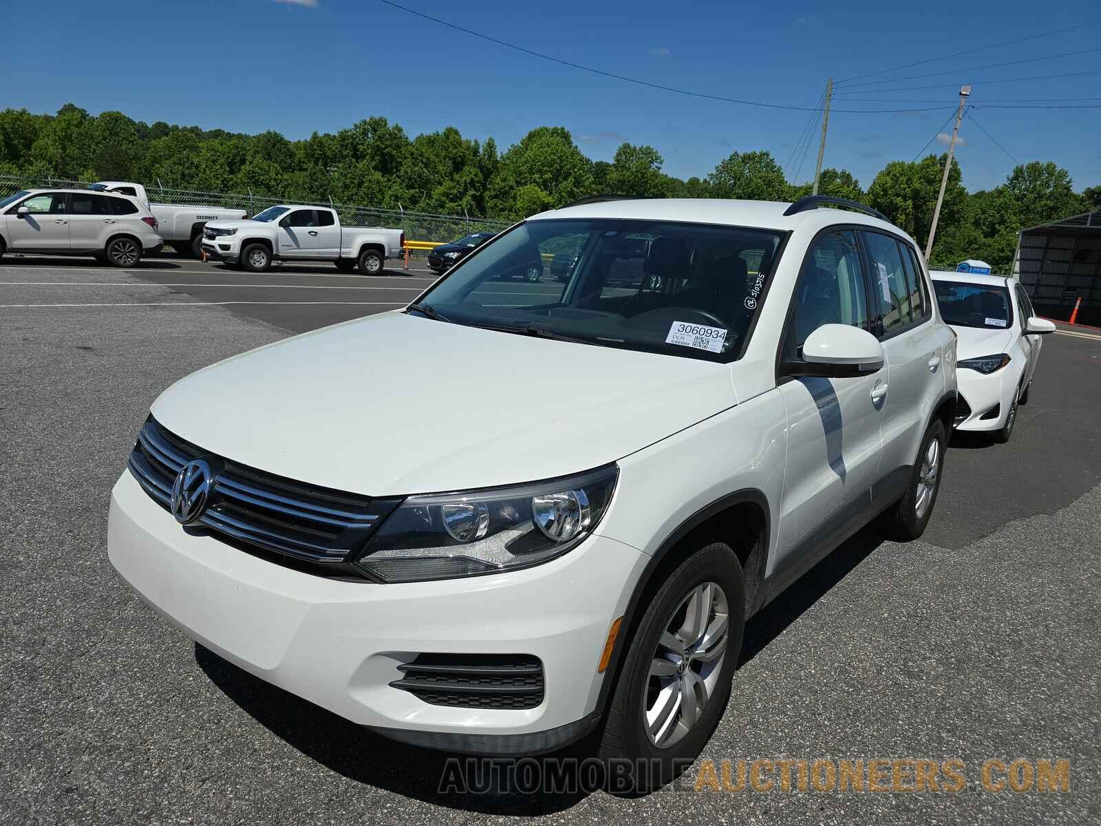 WVGAV7AX8GW514630 Volkswagen Tiguan 2016