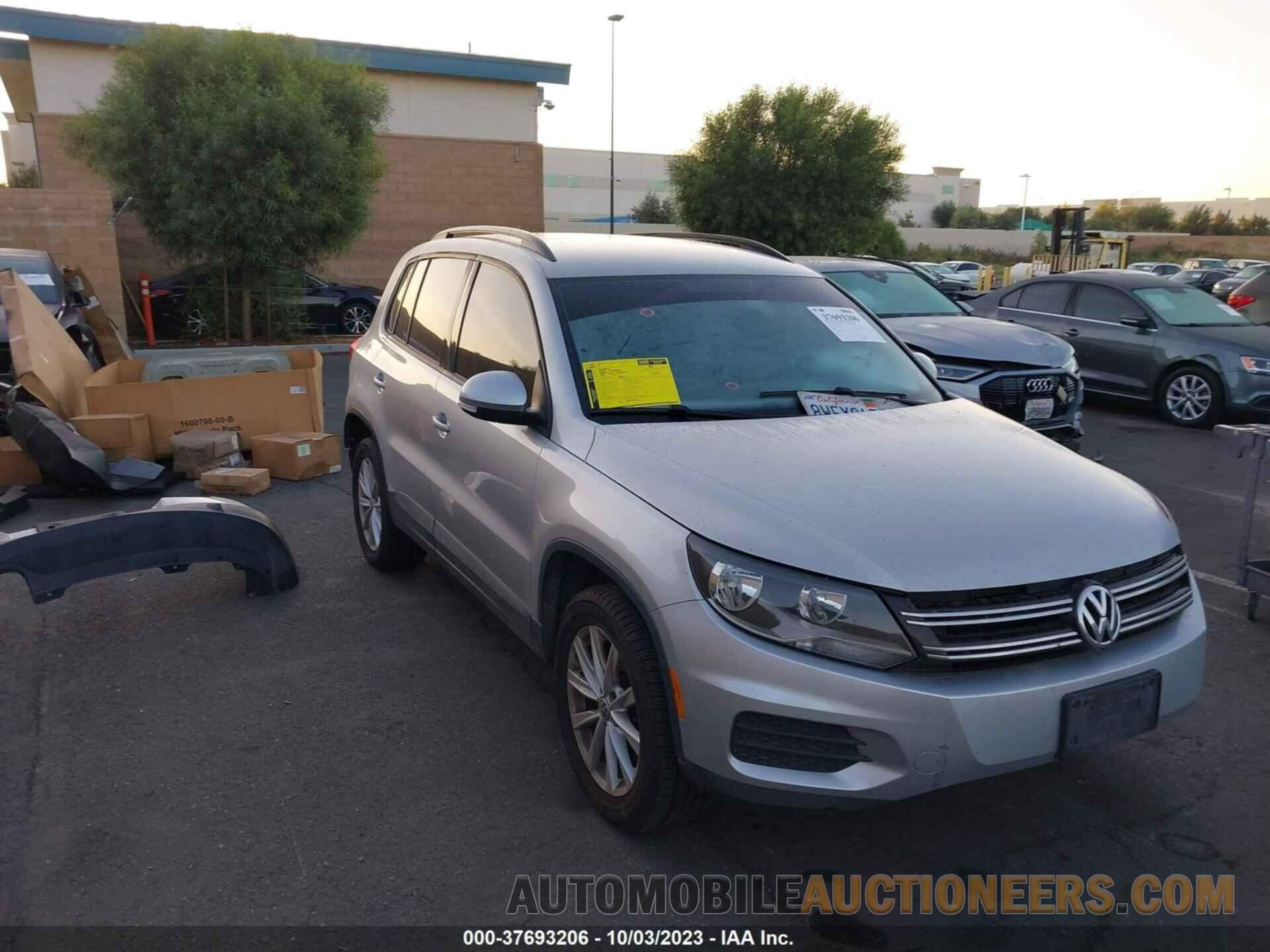 WVGAV7AX8JK003739 VOLKSWAGEN TIGUAN LIMITED 2018