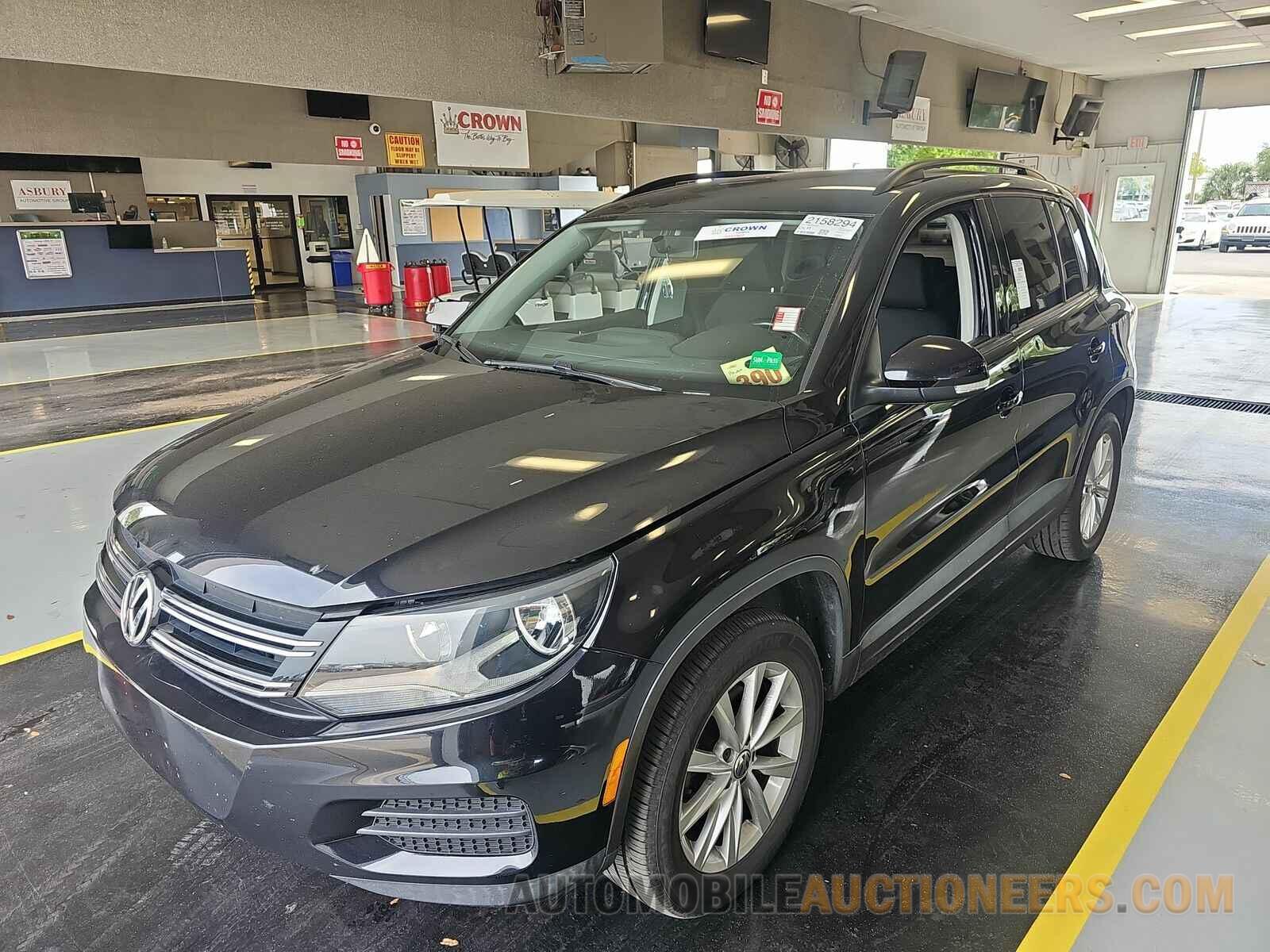 WVGAV7AX9HK042432 Volkswagen Tiguan 2017