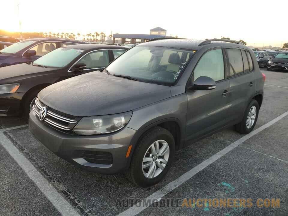 WVGAV7AXXGW613630 Volkswagen Tiguan 2016