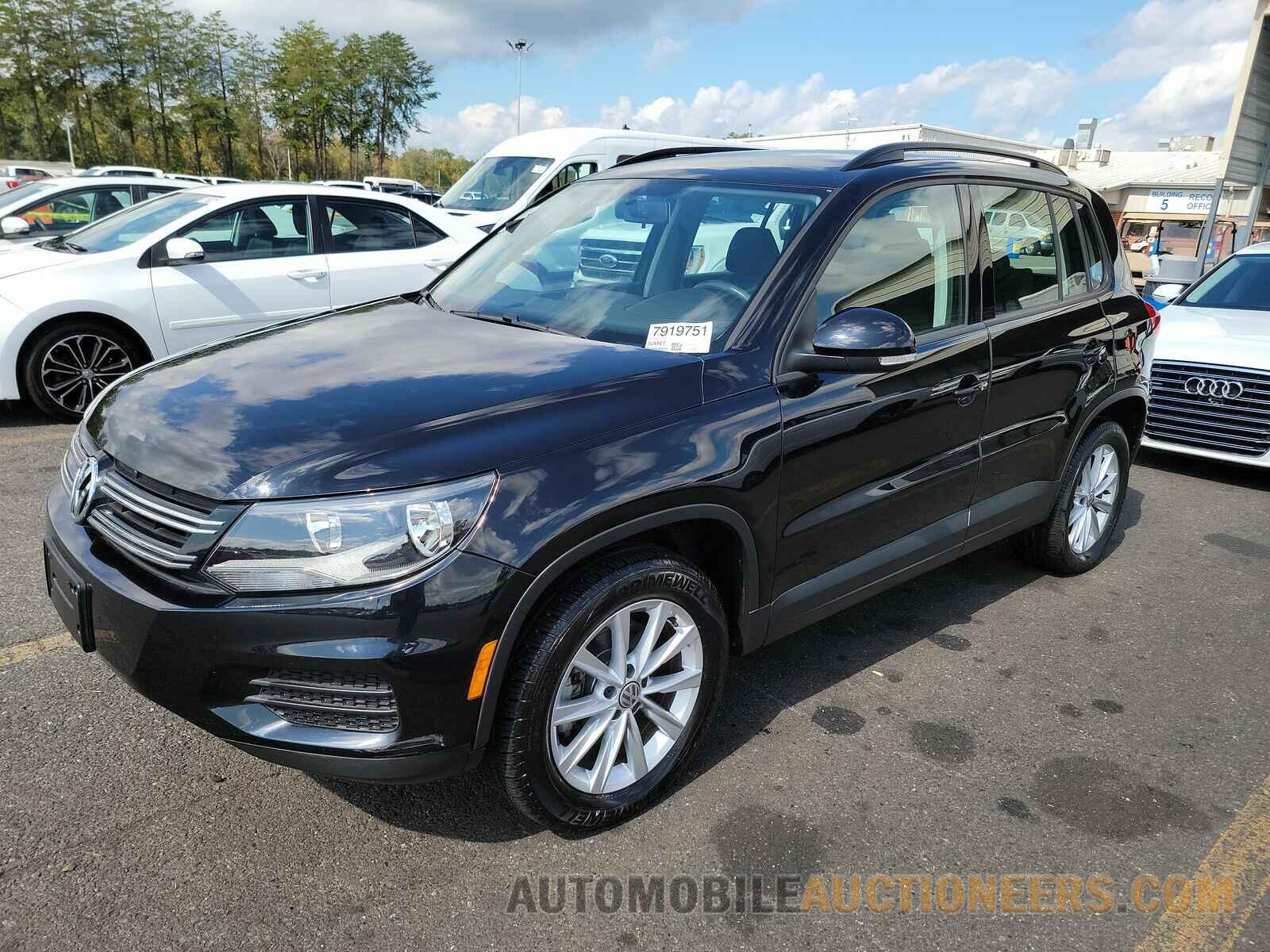 WVGAV7AXXHK043041 Volkswagen Tiguan 2017