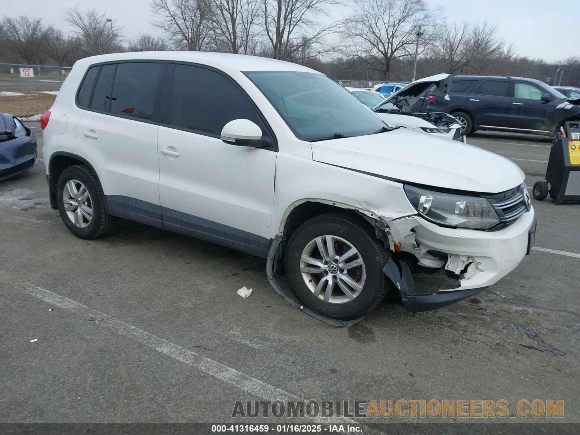 WVGBV3AX1DW586942 VOLKSWAGEN TIGUAN 2013