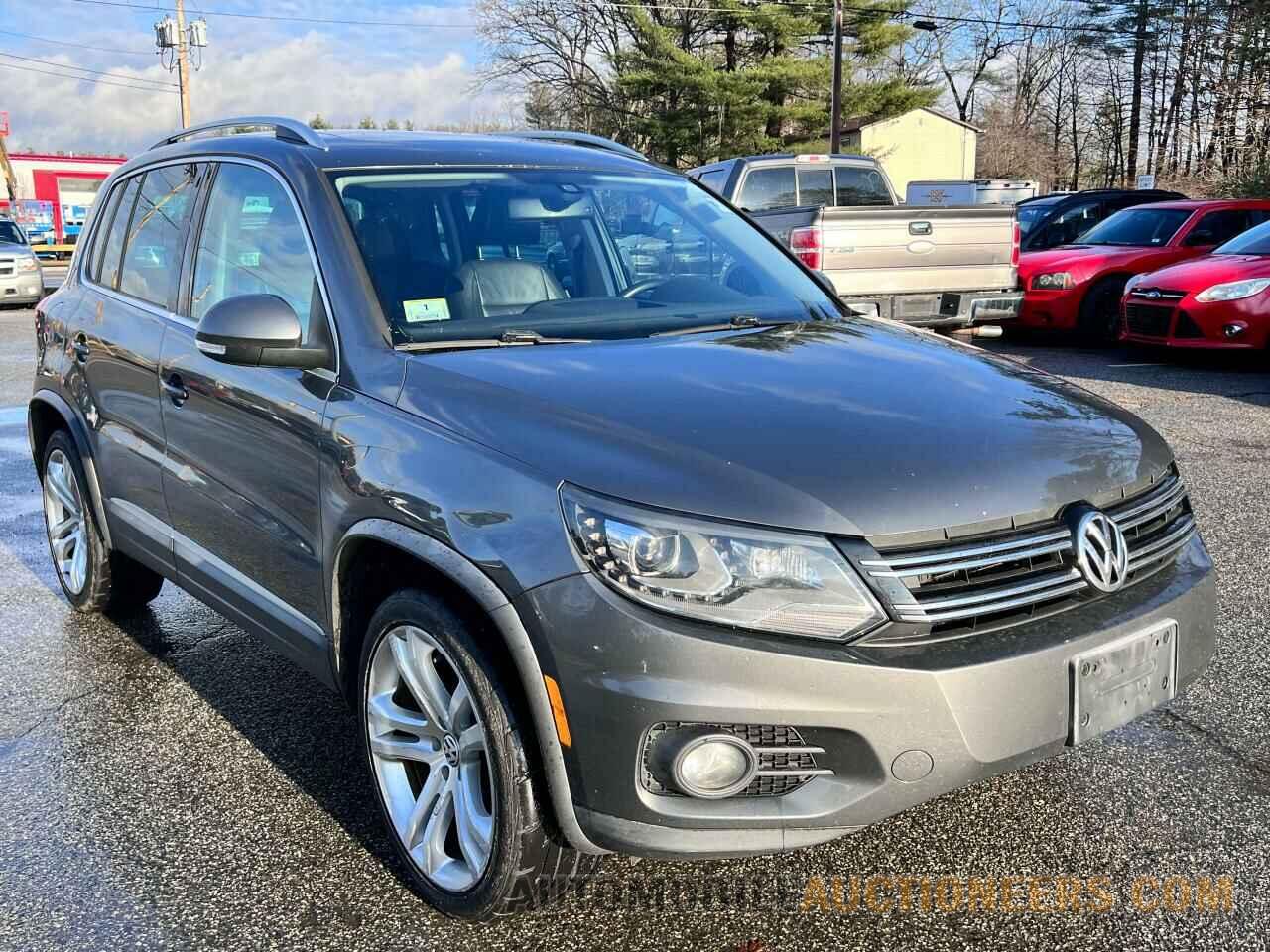 WVGBV3AX5DW613141 VOLKSWAGEN TIGUAN 2013