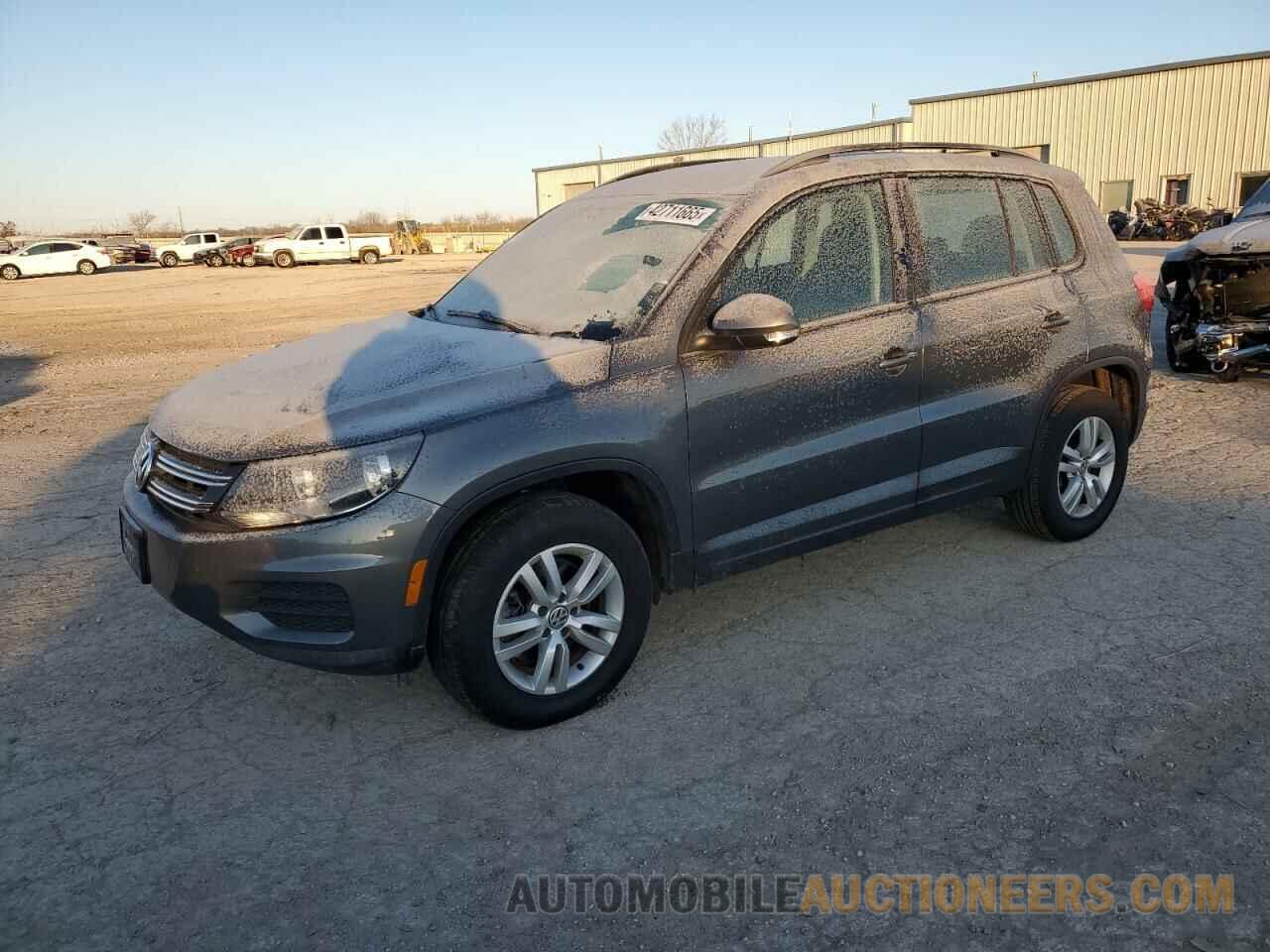 WVGBV7AX0HK029816 VOLKSWAGEN TIGUAN 2017