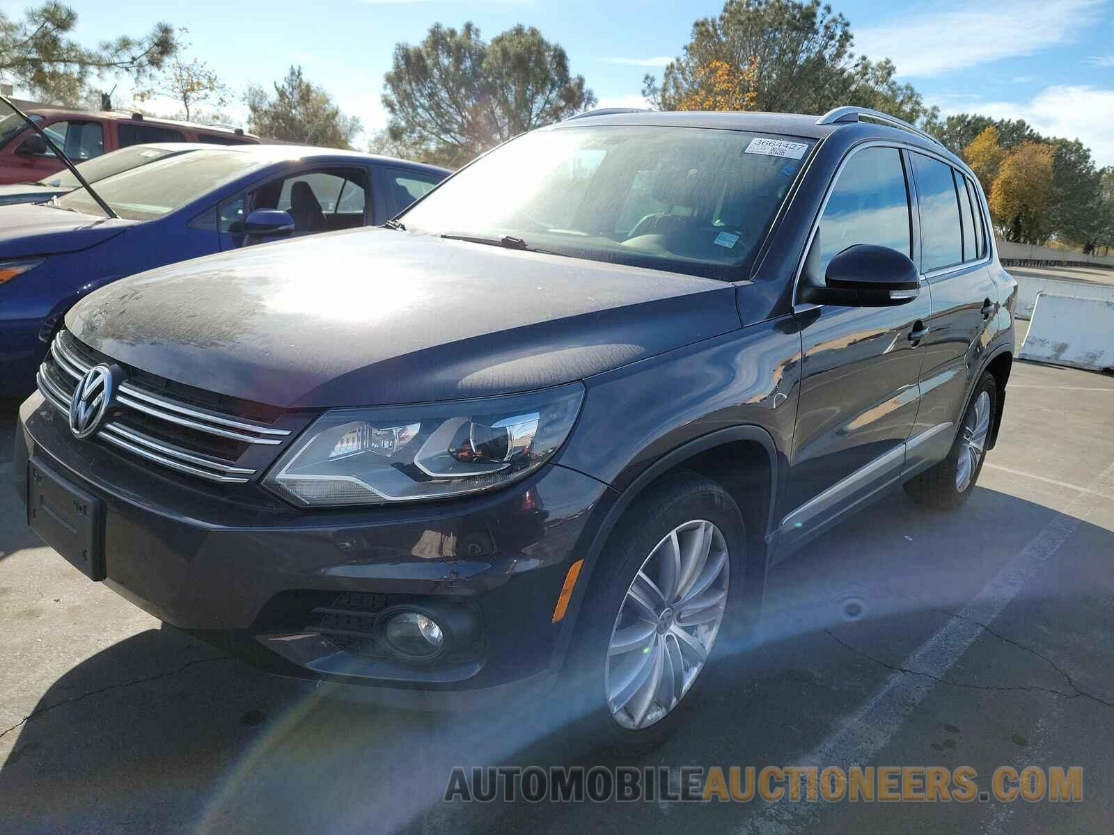 WVGBV7AX2GW606840 Volkswagen Tiguan 2016