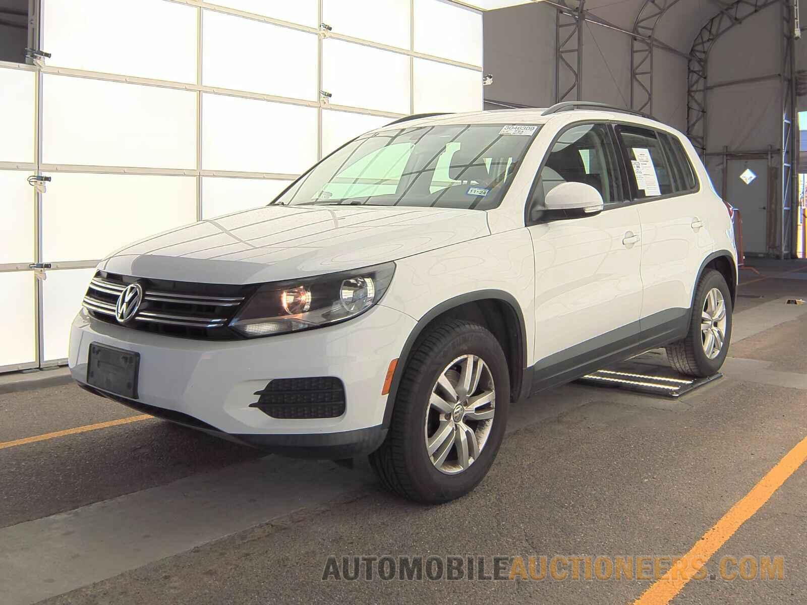 WVGBV7AX6HK000529 Volkswagen Tiguan 2017