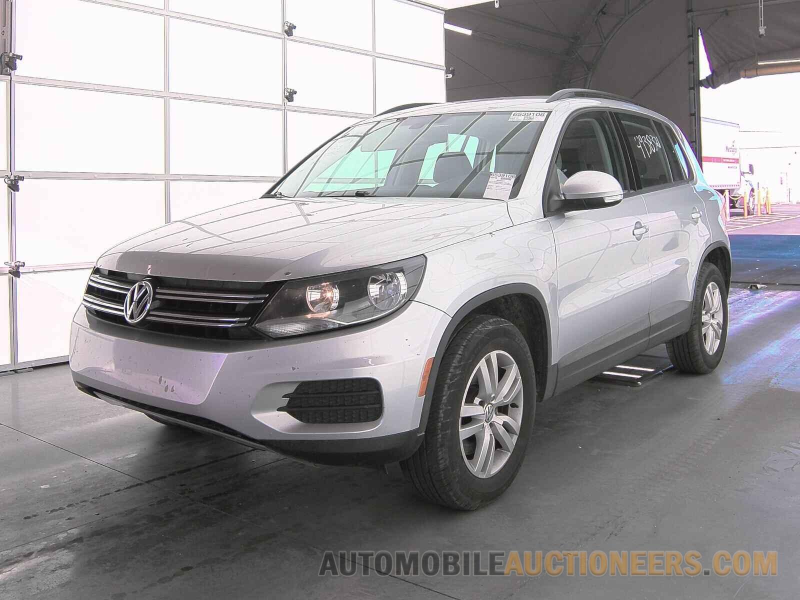 WVGBV7AX6HK008050 Volkswagen Tiguan 2017