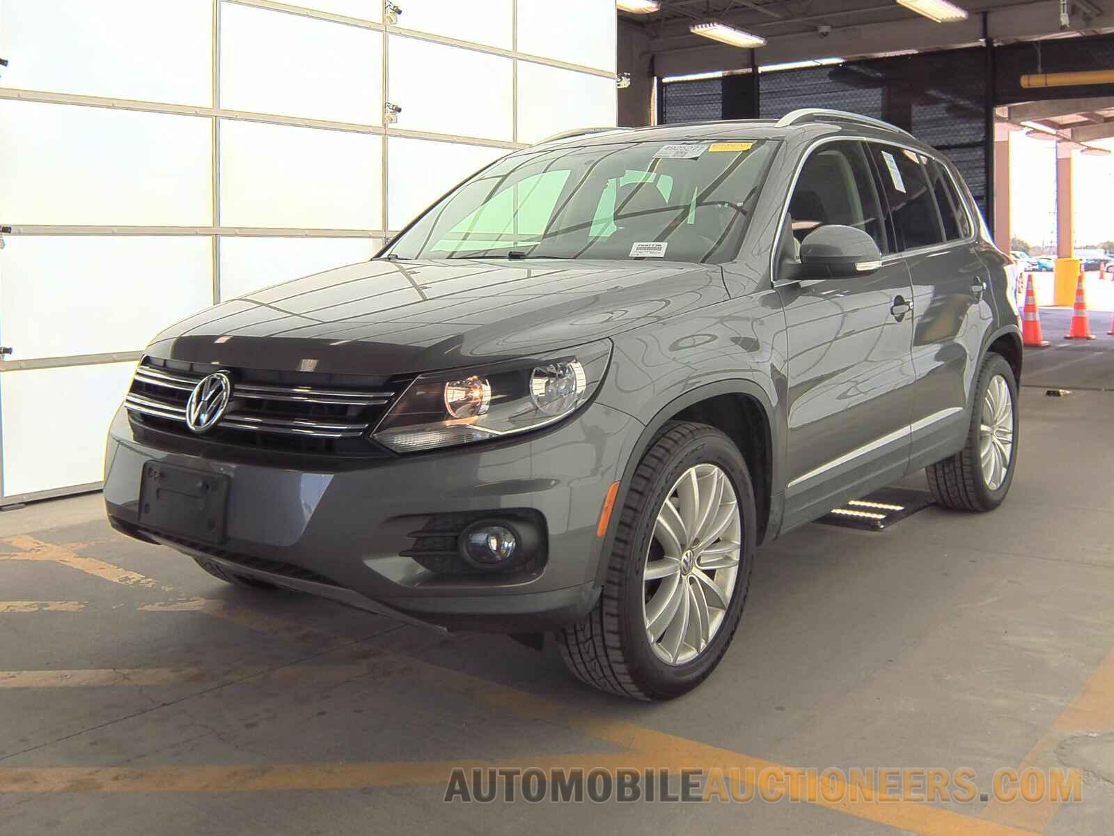 WVGBV7AX8FW576144 Volkswagen Tiguan 2015