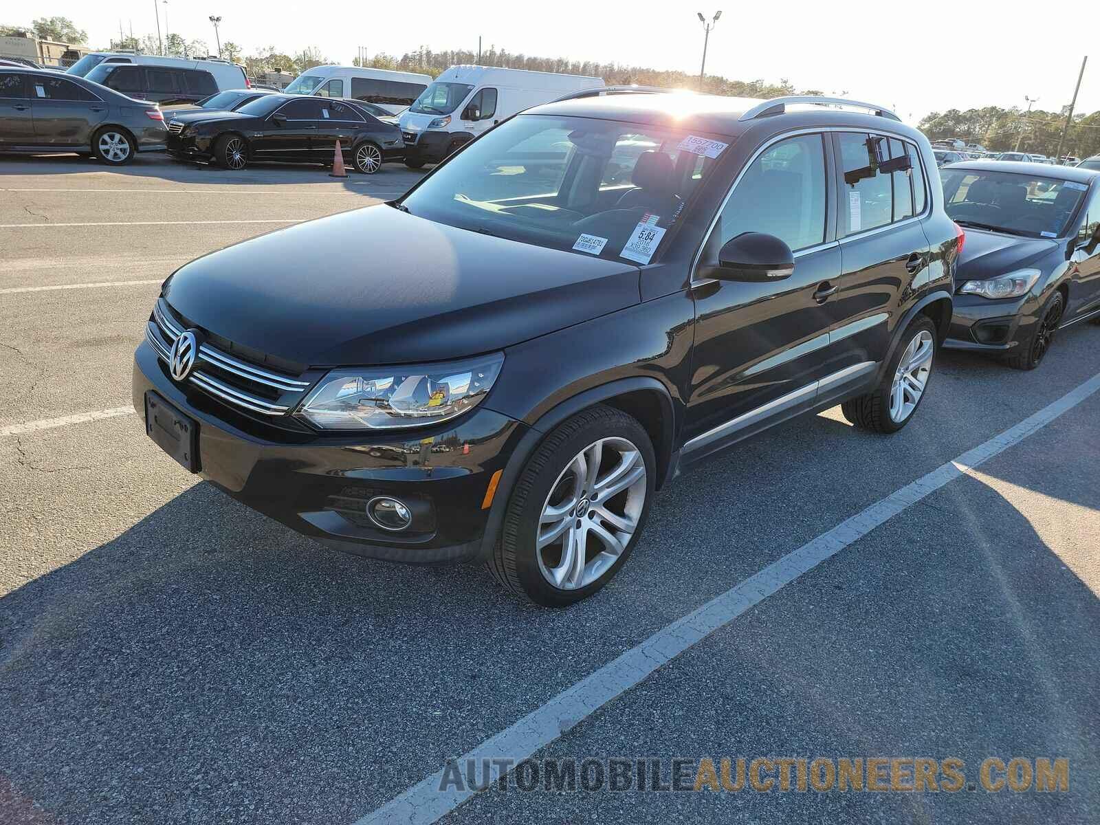 WVGBV7AX8GW614781 Volkswagen Tiguan 2016