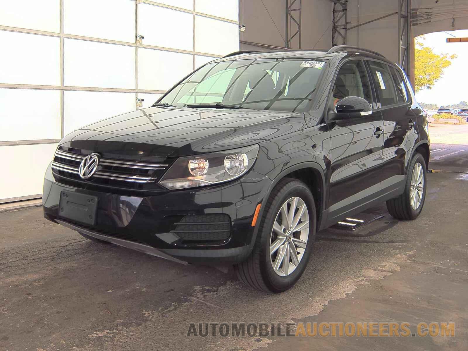 WVGBV7AX8HK051949 Volkswagen Tiguan 2017