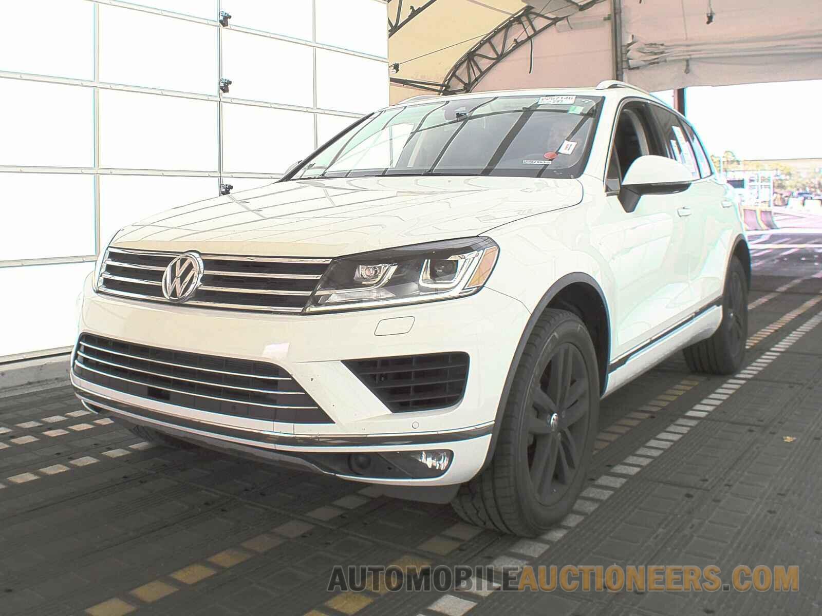 WVGEF9BP4GD002965 Volkswagen Touareg 2016