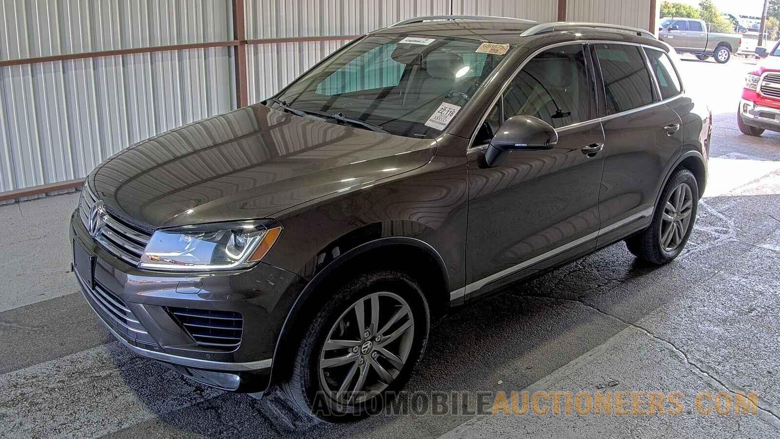 WVGEF9BP9GD010673 Volkswagen Touareg 2016