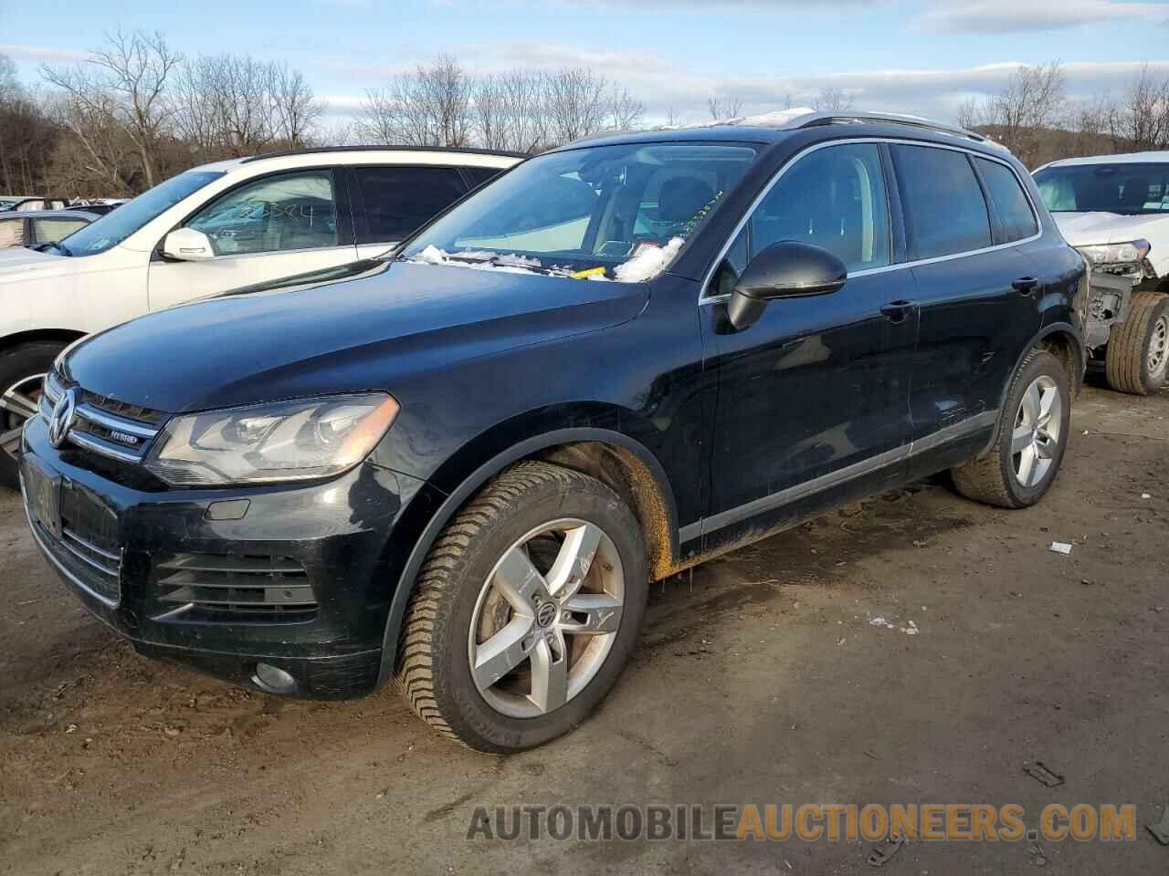 WVGFG9BP6BD002654 VOLKSWAGEN TOUAREG 2011