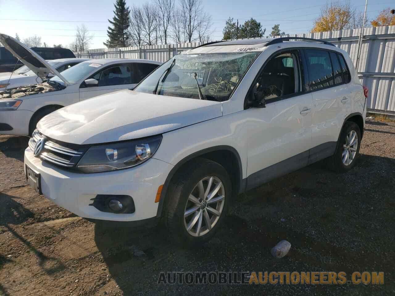 WVGNV7AX9HK038950 VOLKSWAGEN TIGUAN 2017