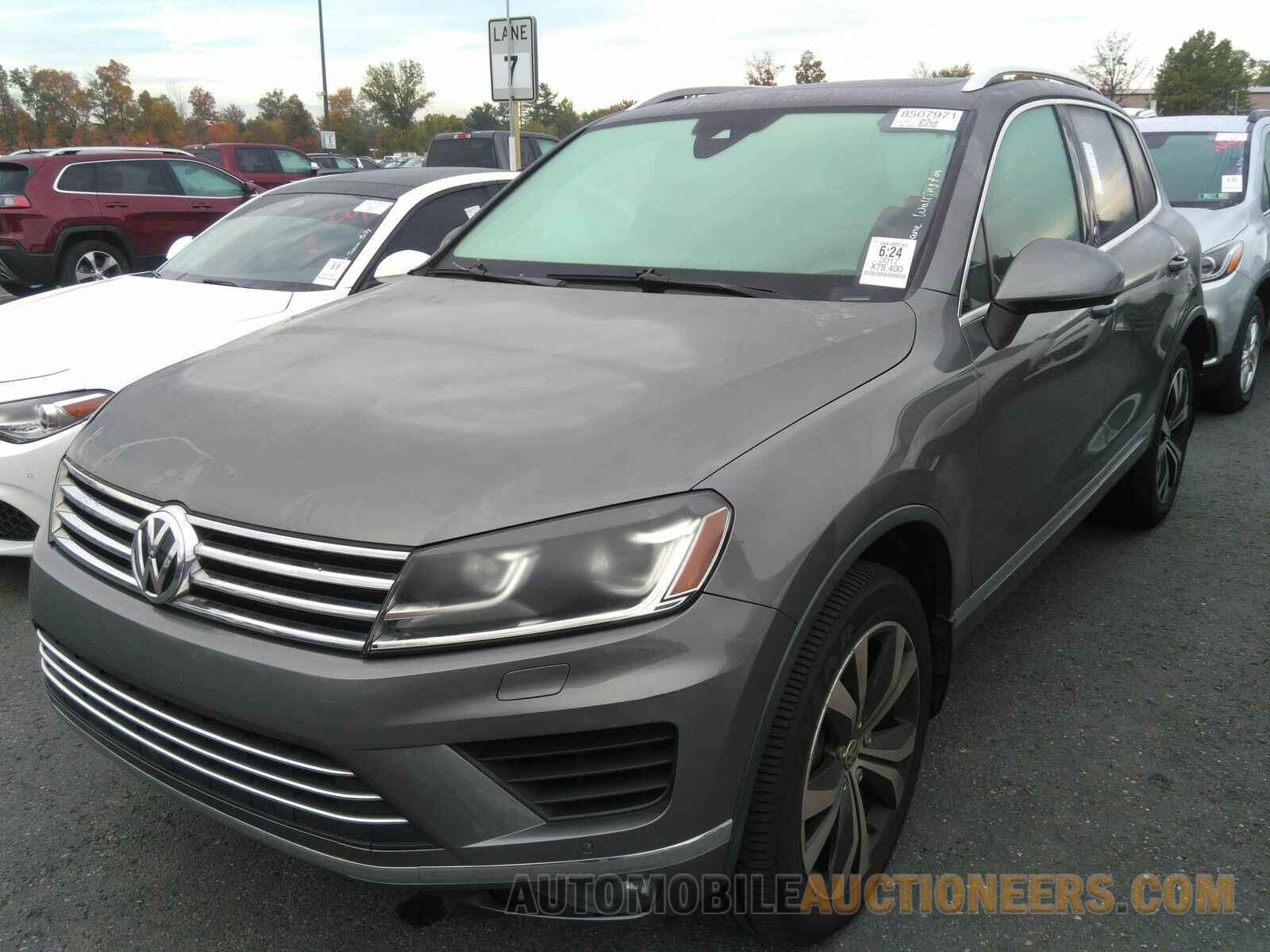 WVGRF7BP0HD000864 Volkswagen Touareg 2017