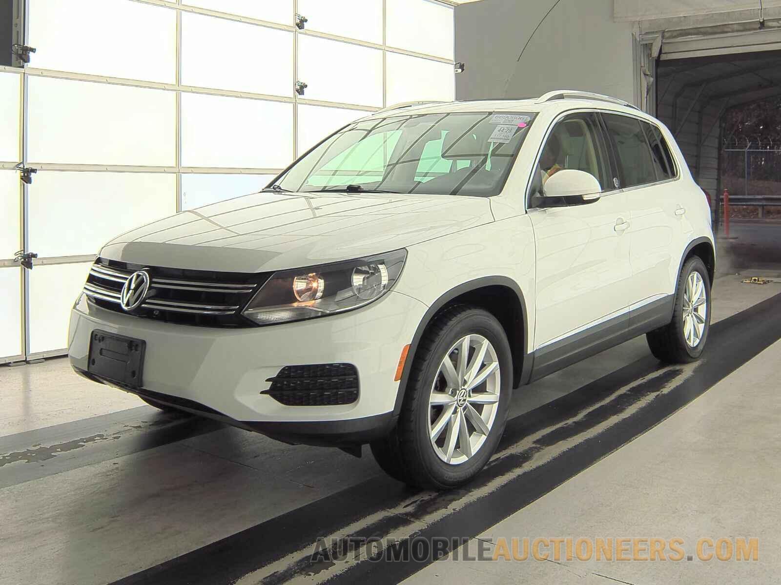 WVGRV7AX0HW504288 Volkswagen Tiguan 2017