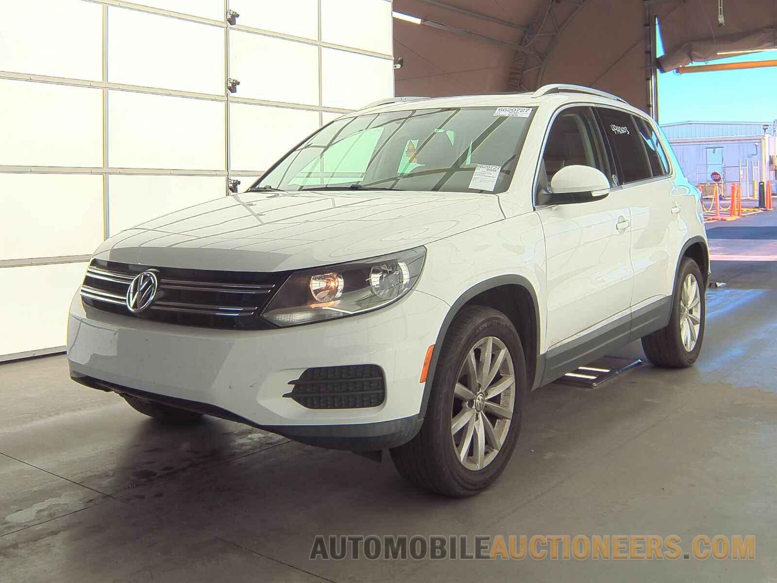 WVGRV7AX7HW504871 Volkswagen Tiguan 2017