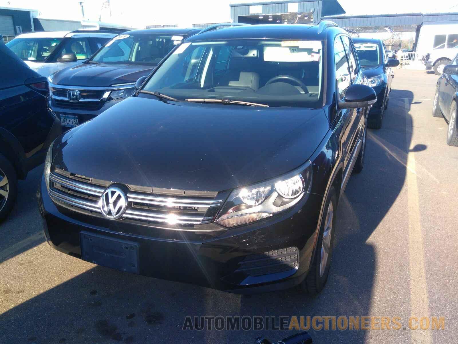 WVGSV7AX0HK025300 Volkswagen Tiguan 2017