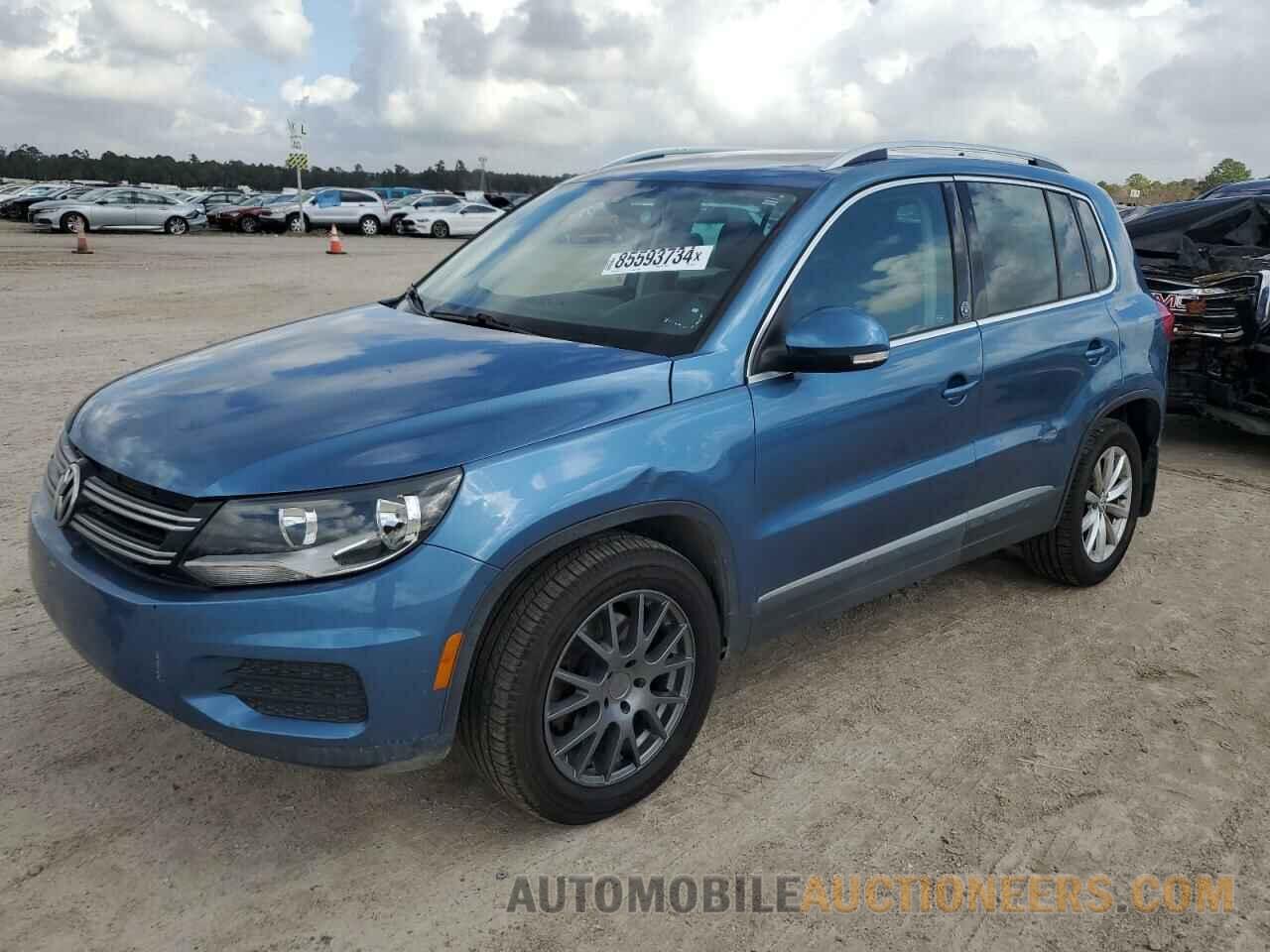 WVGSV7AX2HK017621 VOLKSWAGEN TIGUAN 2017