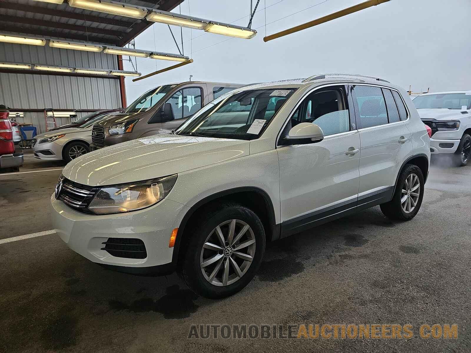 WVGSV7AXXHK021982 Volkswagen Tiguan 2017