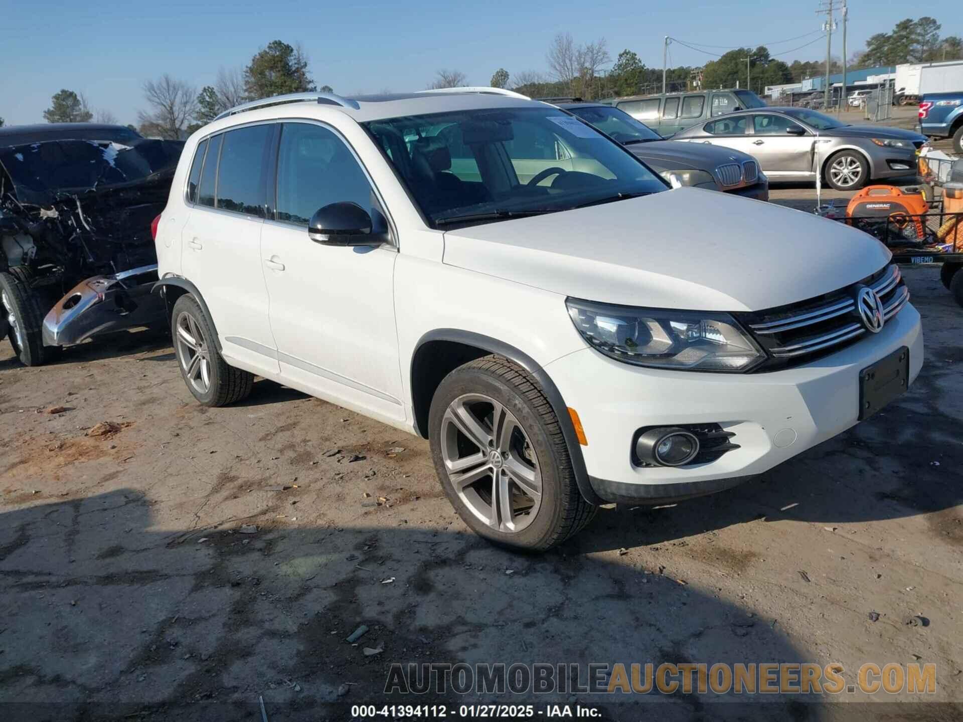 WVGUV7AX2HK010385 VOLKSWAGEN TIGUAN 2017