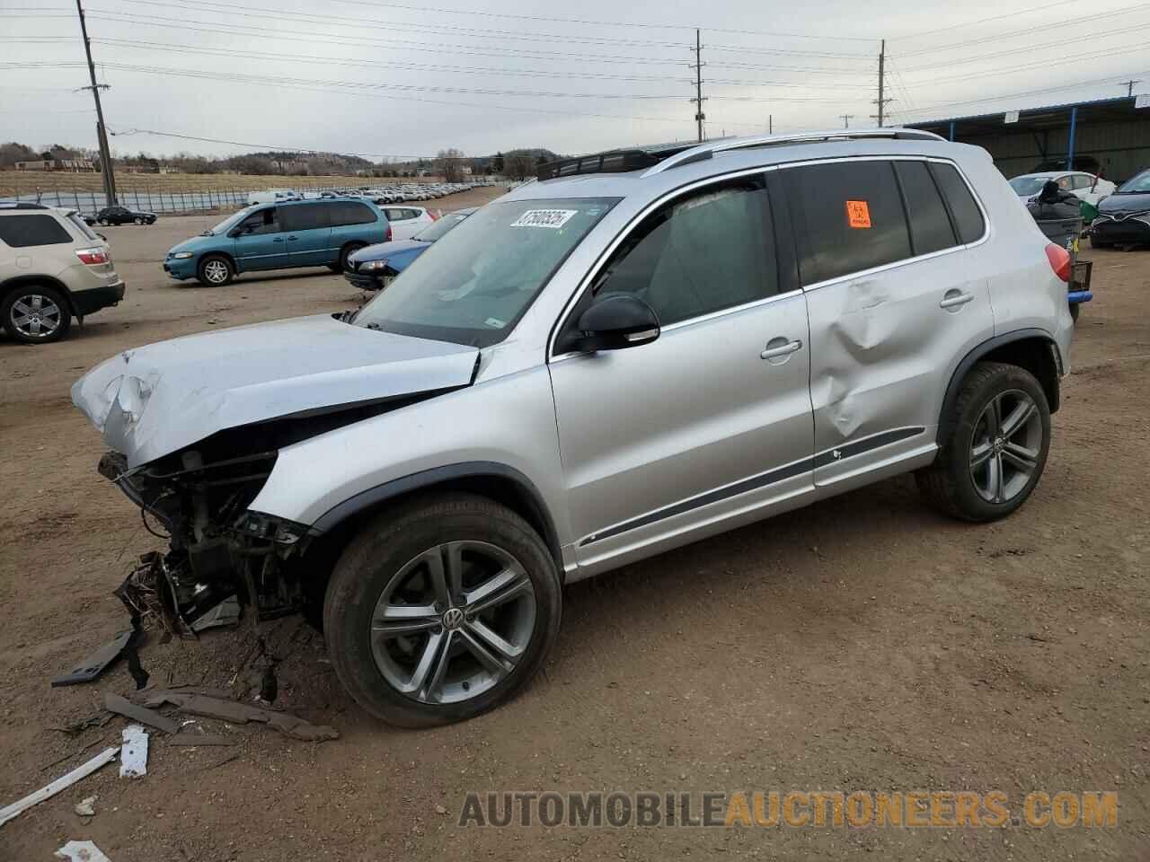 WVGUV7AX2HW510376 VOLKSWAGEN TIGUAN 2017