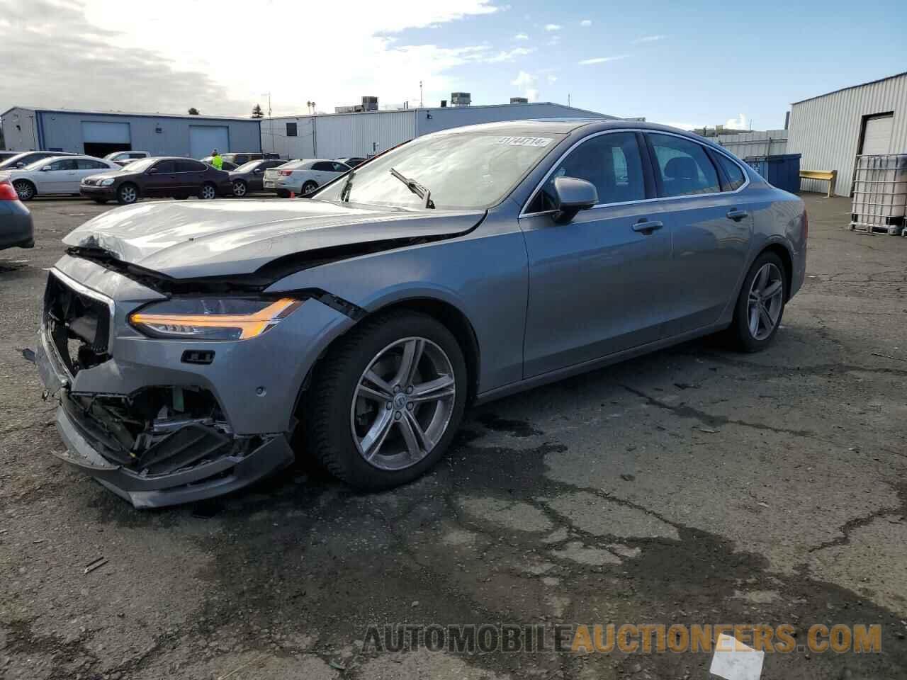 YV1102AK3H1004155 VOLVO S90 2017