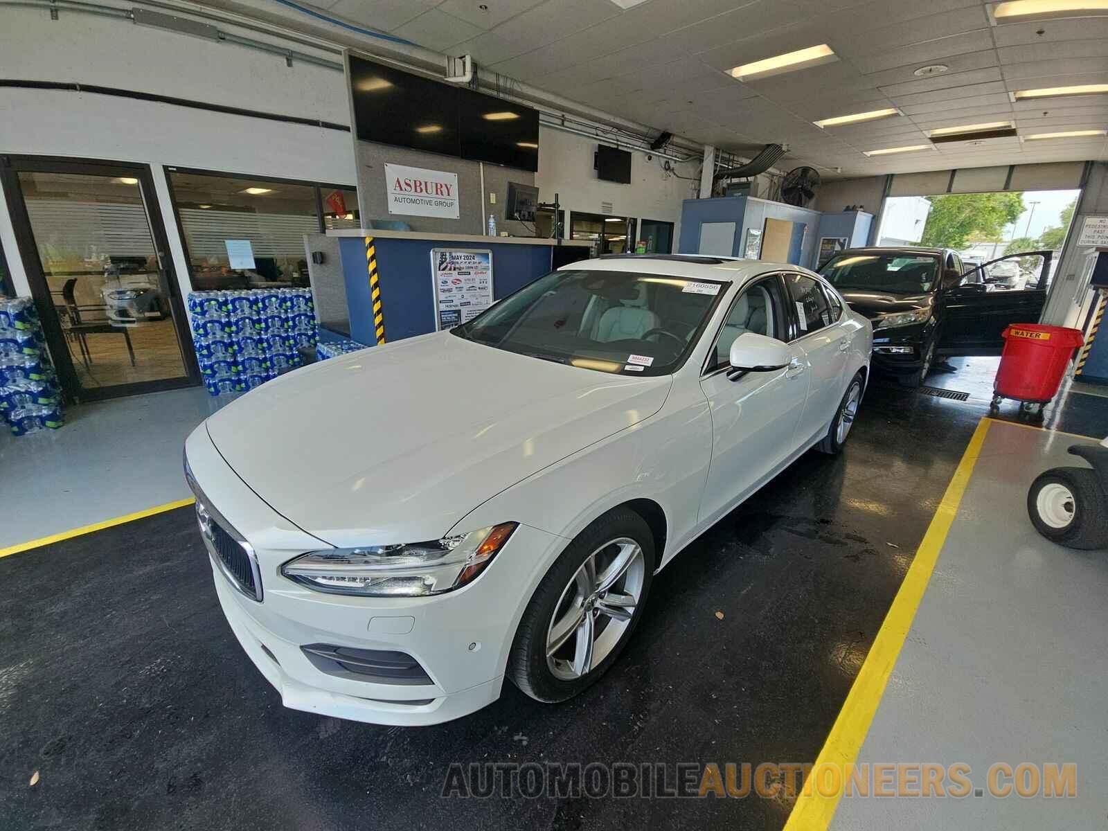 YV1102AK9H1006833 Volvo S90 2017