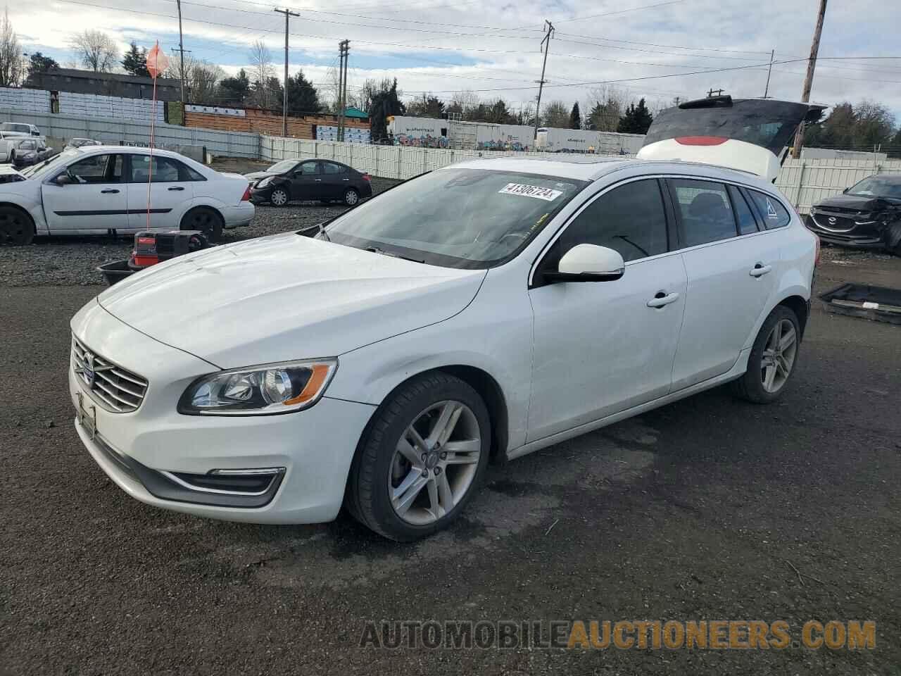 YV126MEB1F1193720 VOLVO V60 2015