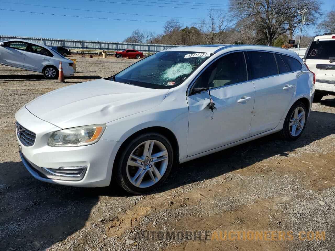 YV126MEB2F1208063 VOLVO V60 2015