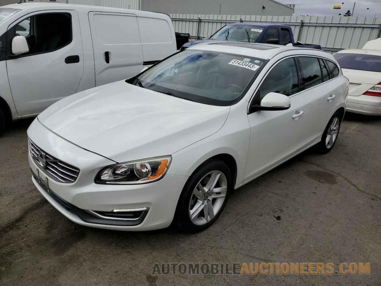 YV126MEB8F1213087 VOLVO V60 2015