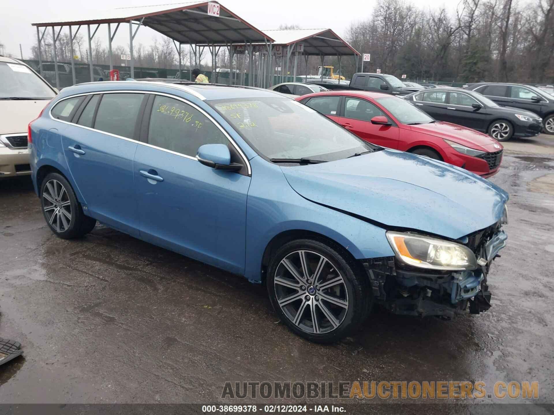 YV126MED3F1191890 VOLVO V60 2015