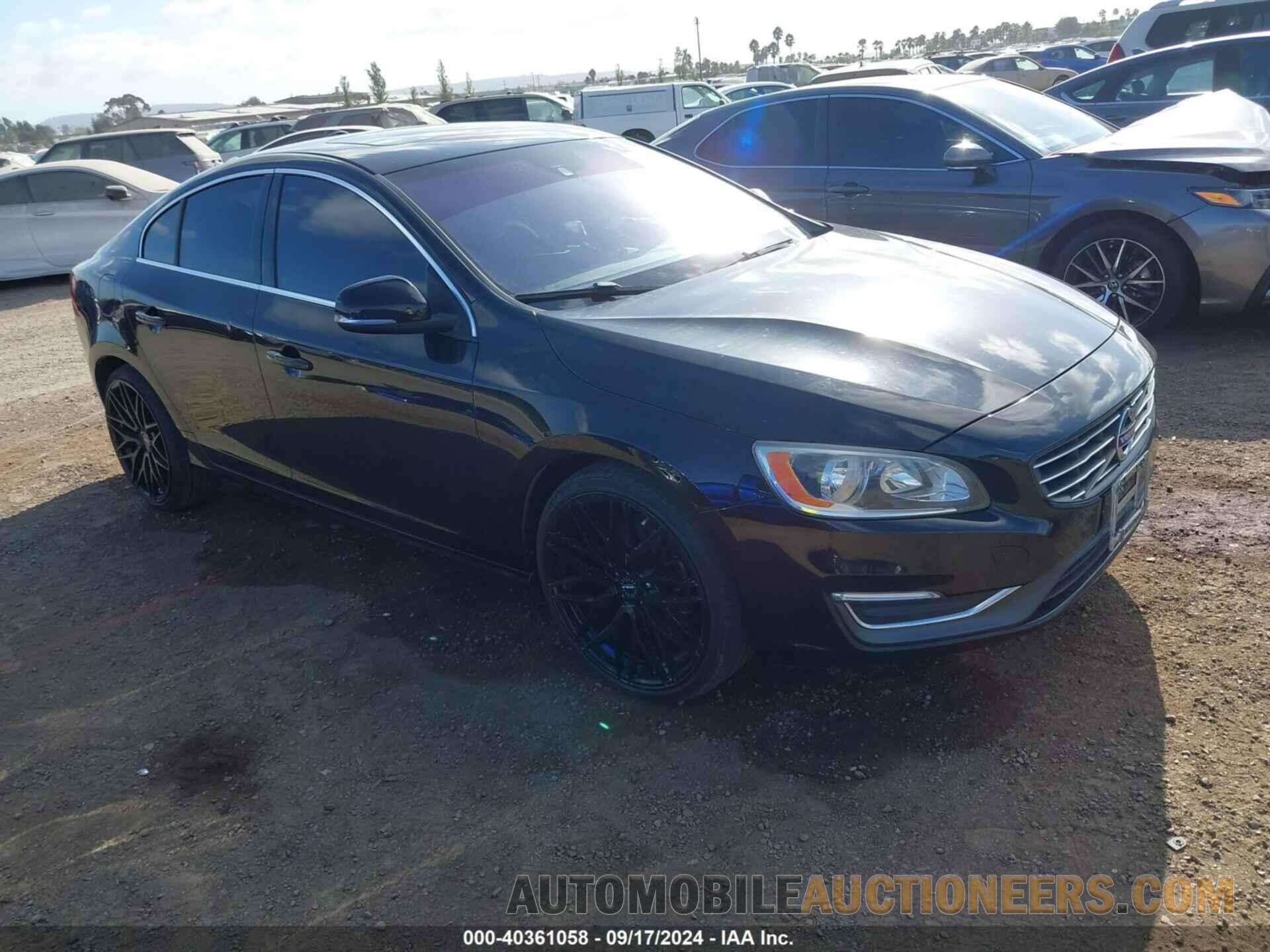 YV126MFK1F1344800 VOLVO S60 2015