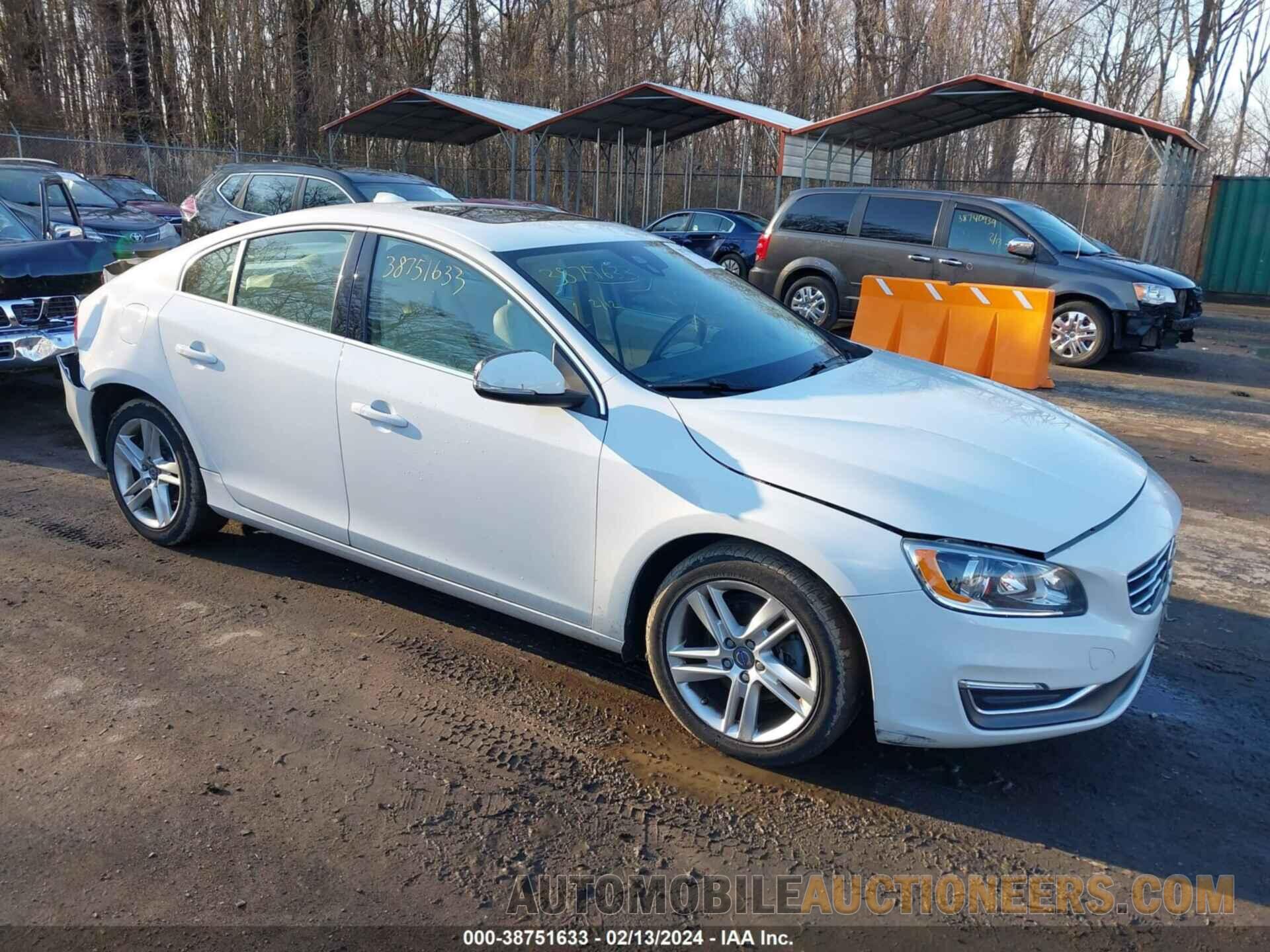 YV126MFKXF1337005 VOLVO S60 2015