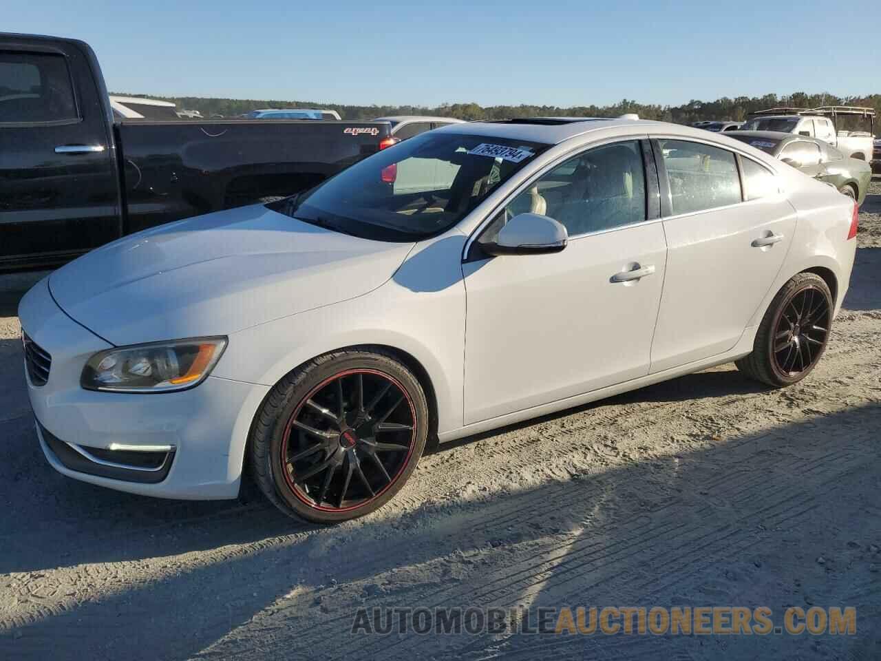 YV126MFKXF1340292 VOLVO S60 2015