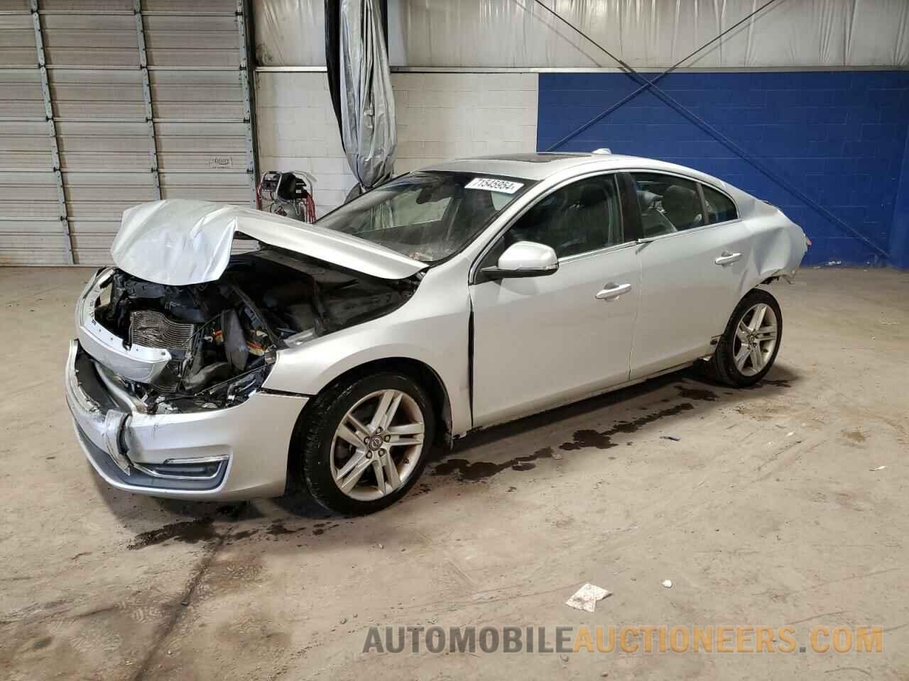 YV126MFKXF1353379 VOLVO S60 2015