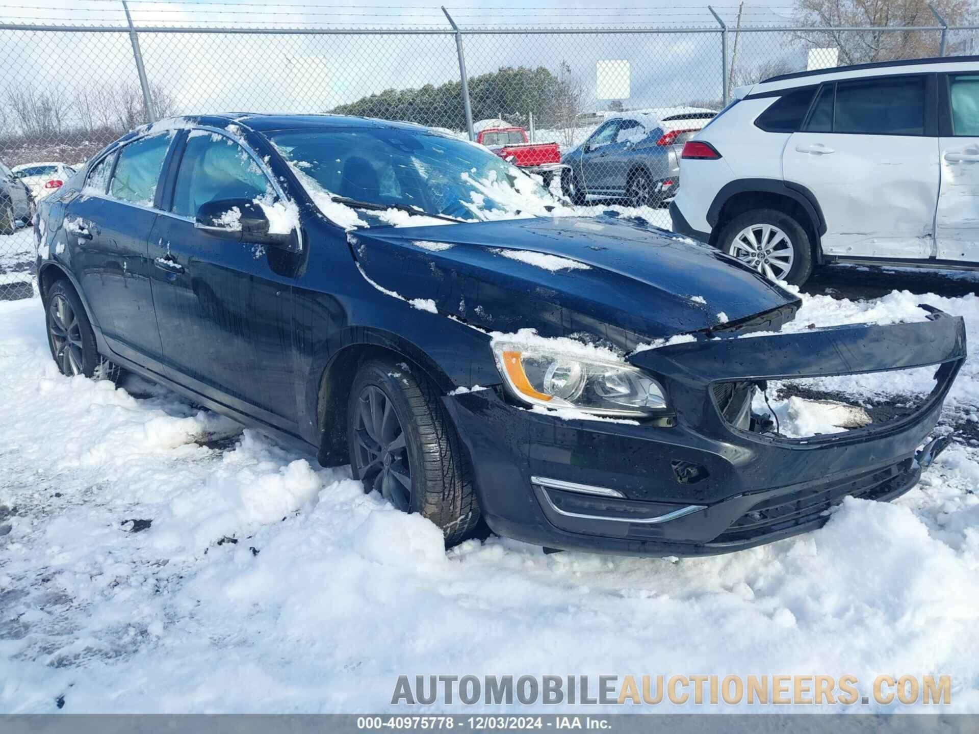 YV126MFKXG1400332 VOLVO S60 2016