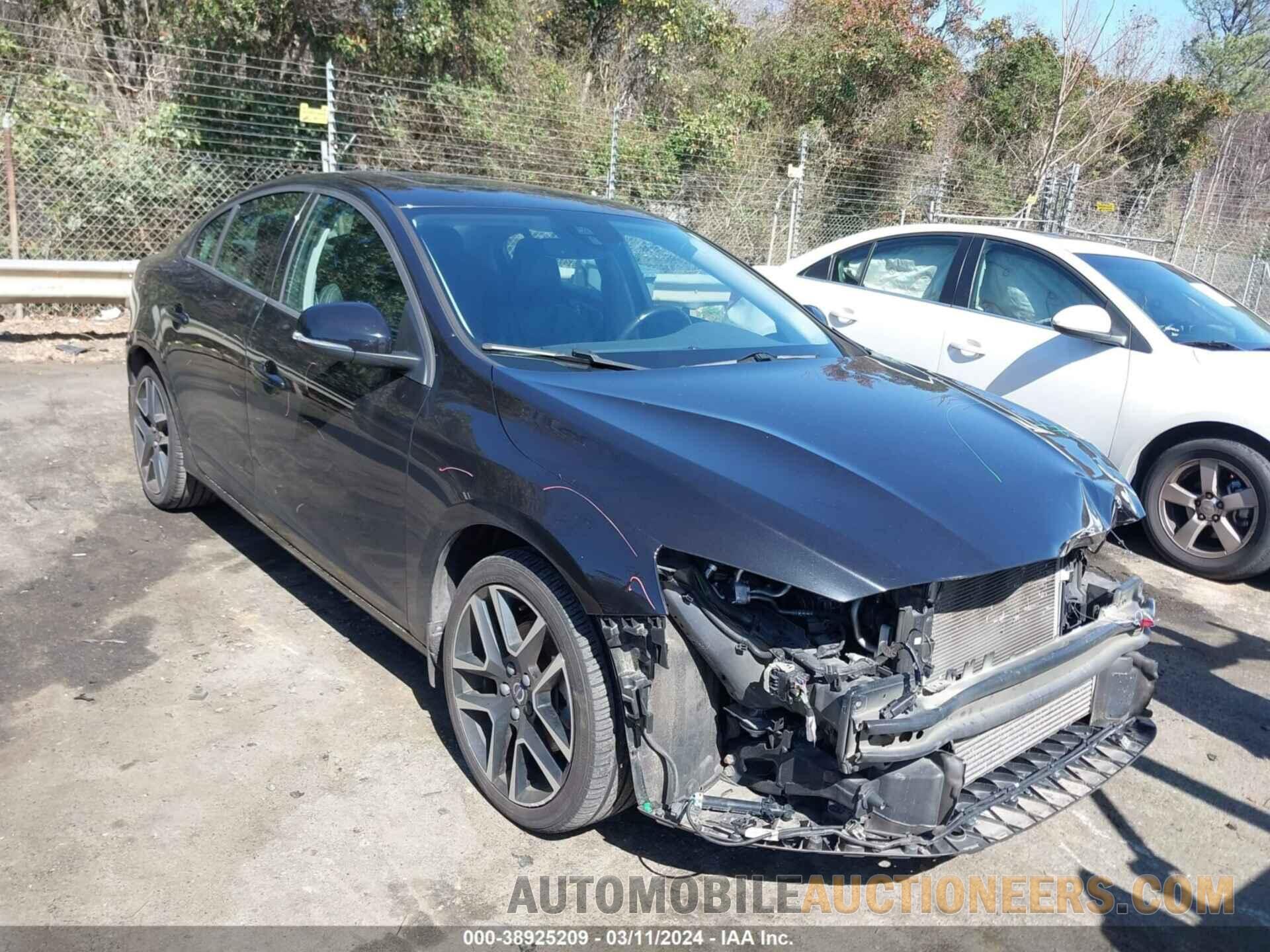 YV126MFL3J2452508 VOLVO S60 2018